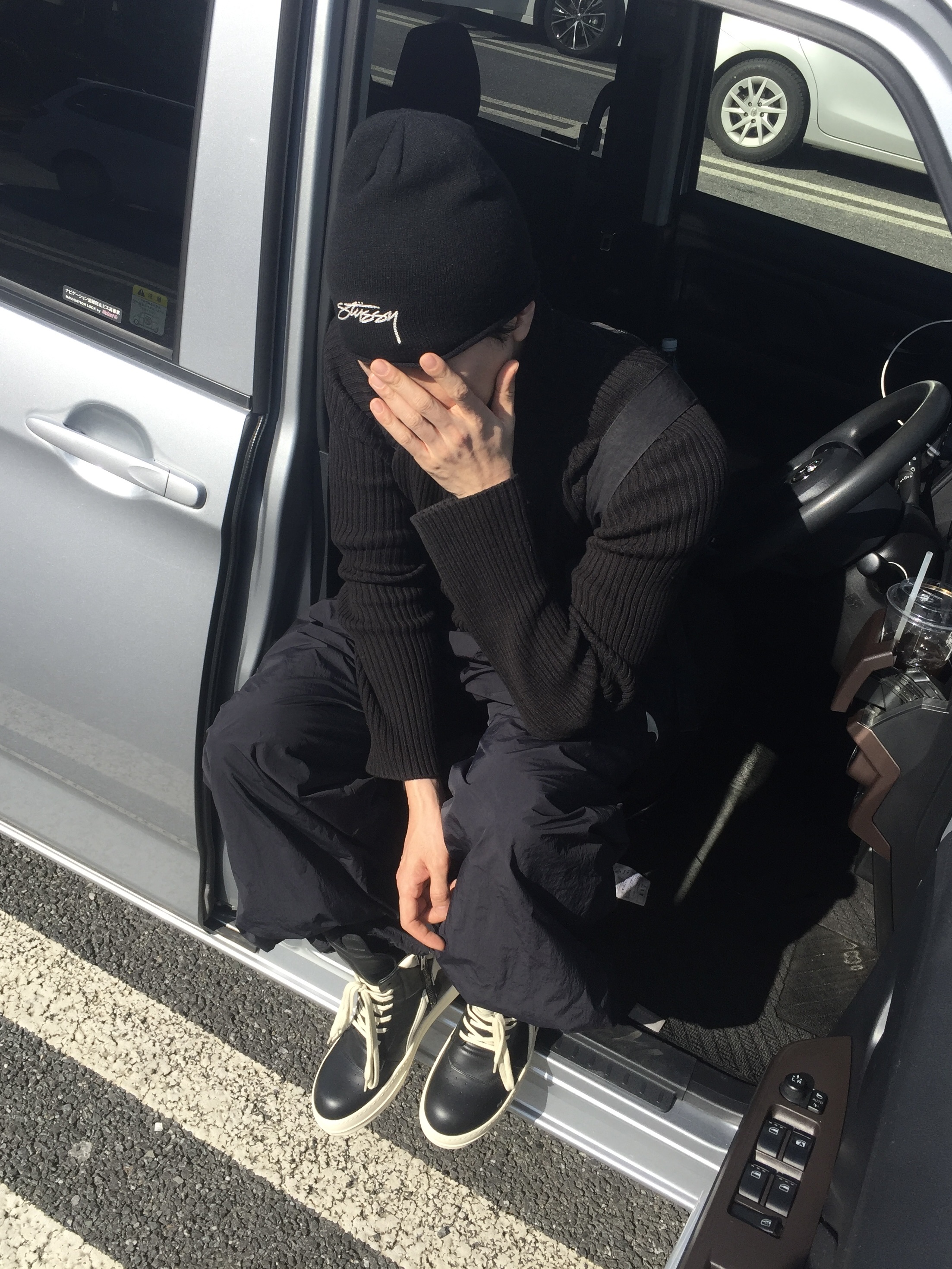 Rick Owens Geobasket Sneakers Black Milk, Rick Owens Hollywood Mega Bumper Geobasket in Full Grain Calf Leather Black Milk 착용 스타일 - 2