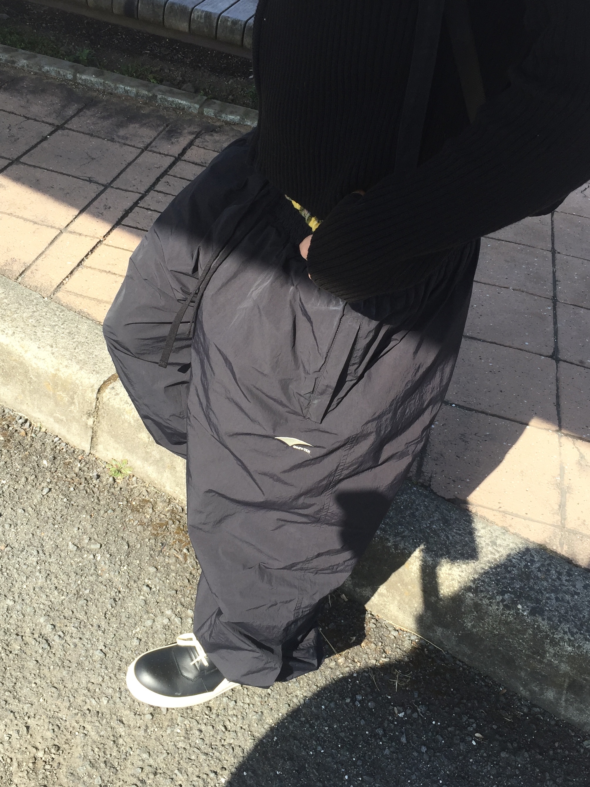 Rick Owens Geobasket Sneakers Black Milk, Rick Owens Hollywood Mega Bumper Geobasket in Full Grain Calf Leather Black Milk 착용 스타일 - 5