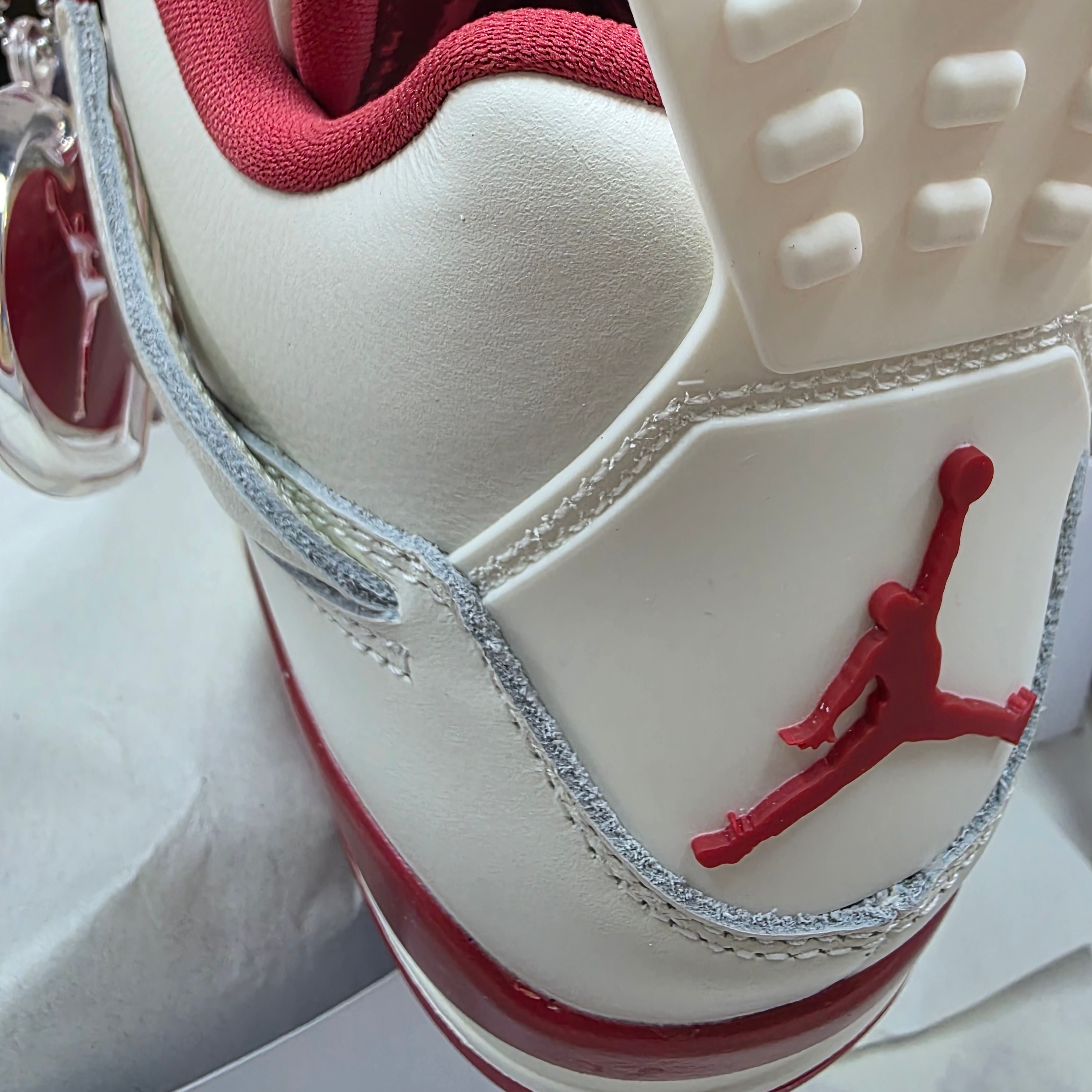 (W) Jordan 4 Retro Valentine's Day Pale Ivory Sierra Red 착용 스타일 - 5