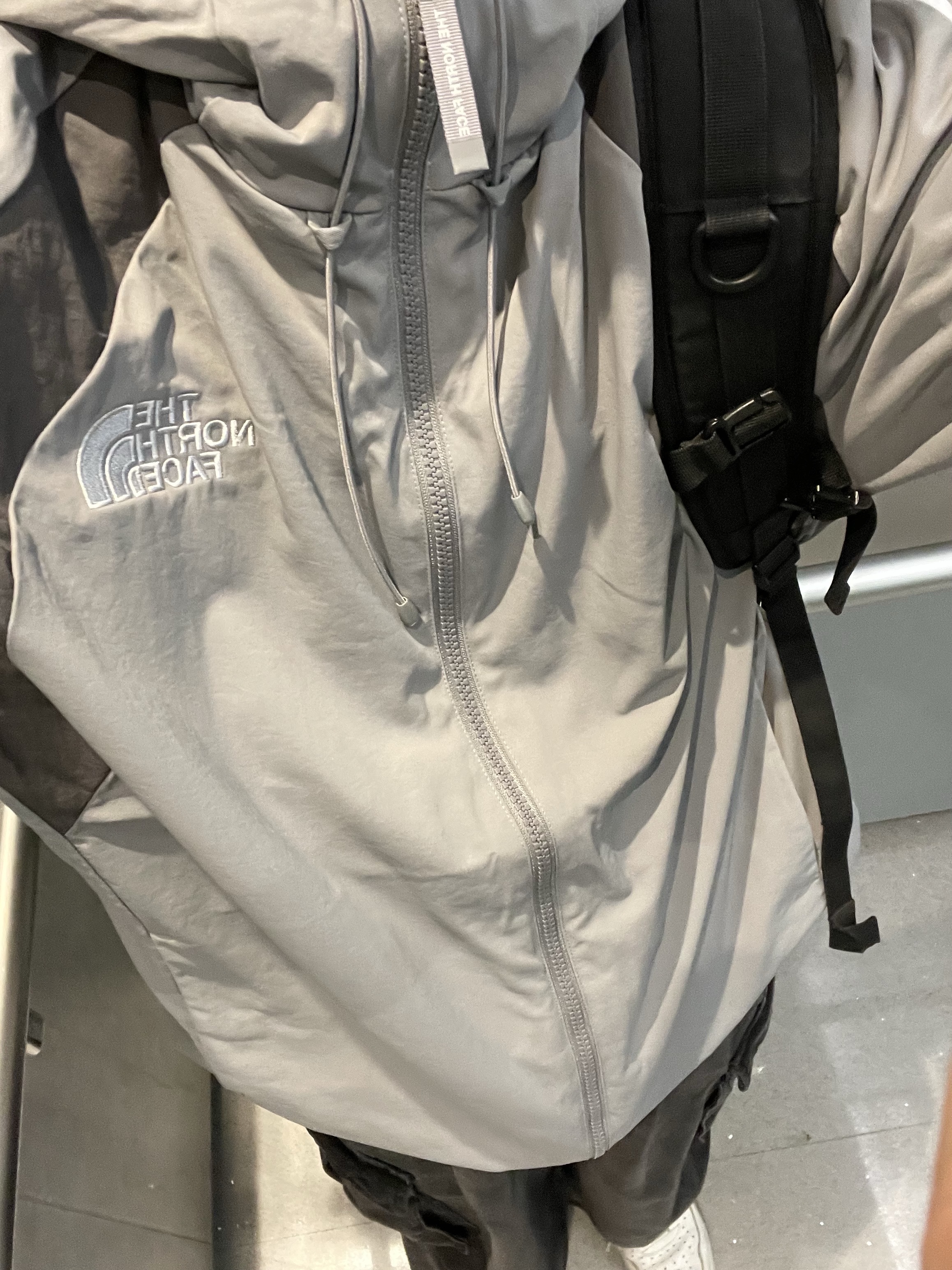 The North Face Bandon Jacket Gray, Nike Tech Fleece Full Zip Hoodie Dark Grey Heather - Asia 착용 스타일 - 1