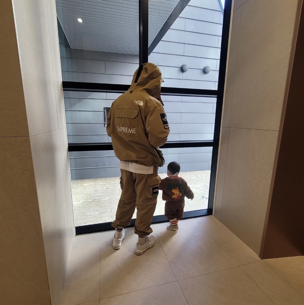 Supreme x The North Face Cargo Jacket Gold - 20SS, Supreme x The North Face Belted Cargo Pants Gold - 20SS 착용 스타일 - 2