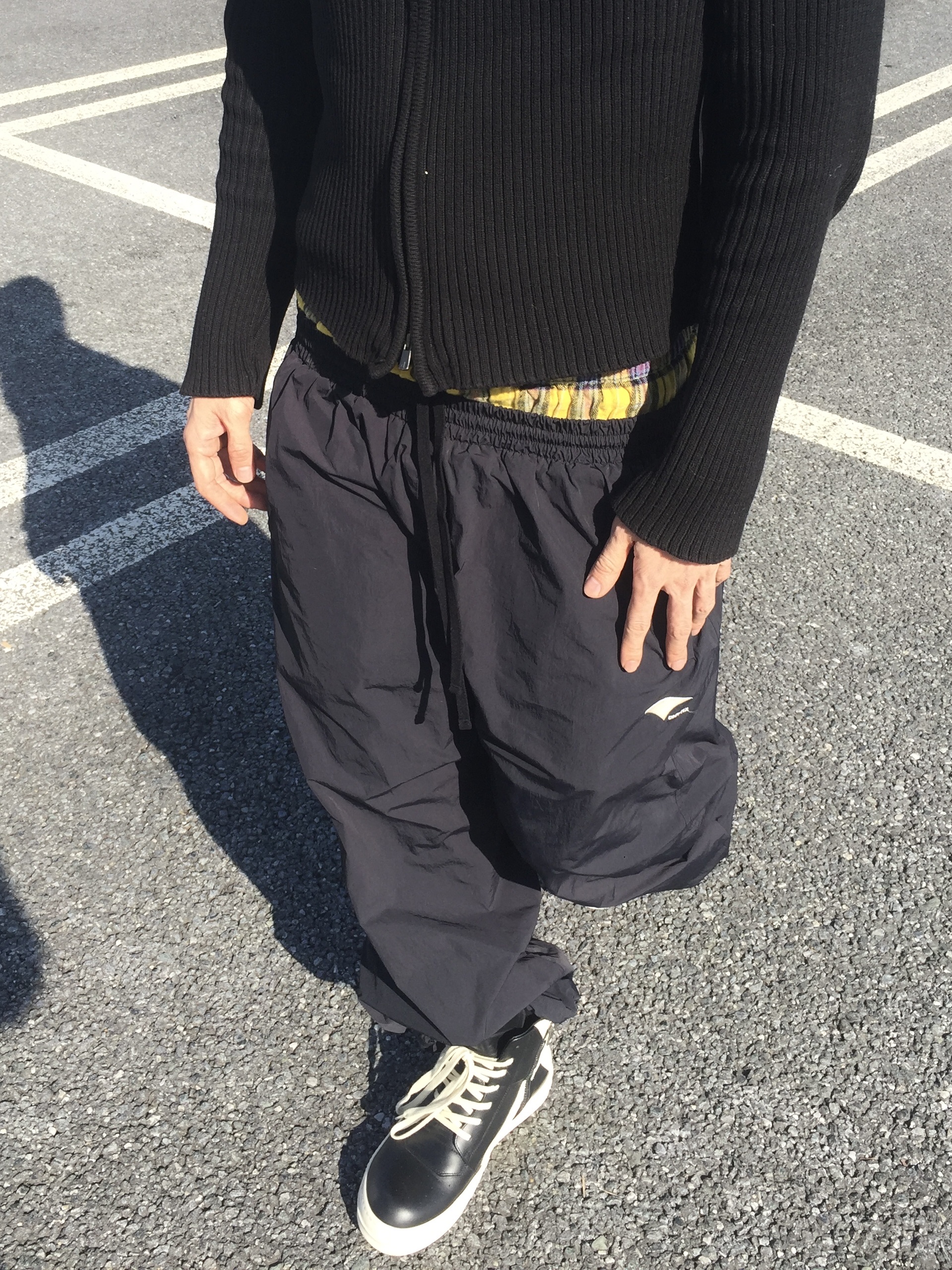 Rick Owens Geobasket Sneakers Black Milk, Rick Owens Hollywood Mega Bumper Geobasket in Full Grain Calf Leather Black Milk 착용 스타일 - 7