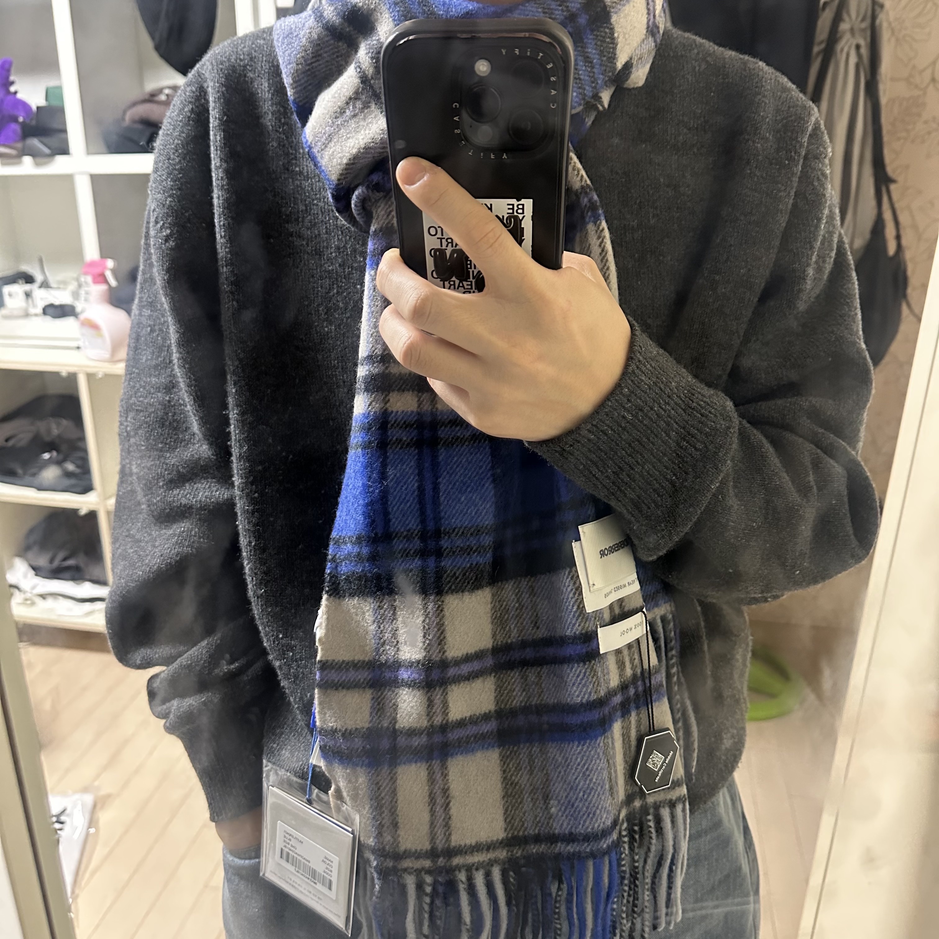 Ader Error Revint Plaid Muffler Z-Blue 착용 스타일