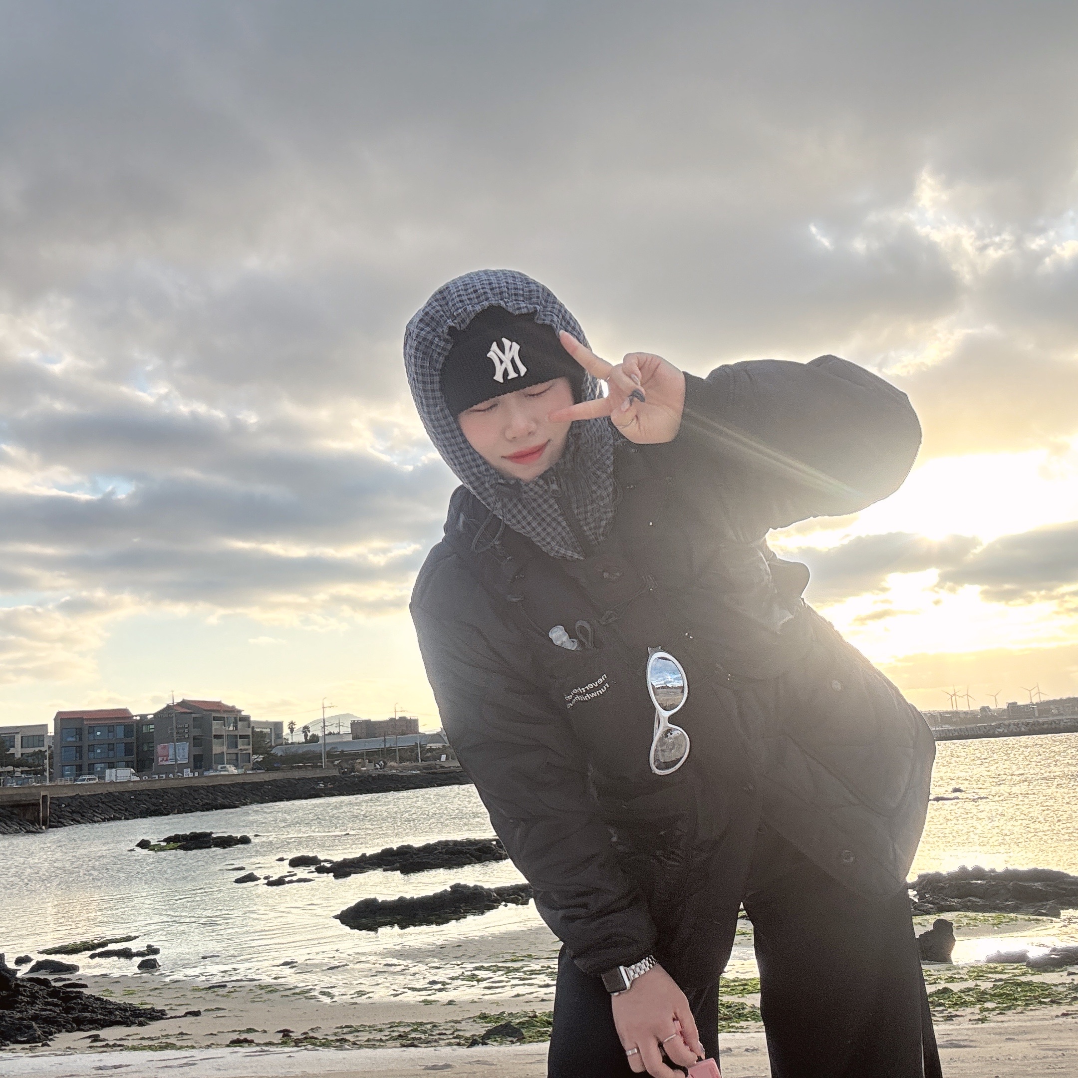 [KREAM 단독] runwhither Trail Running Vest Black, [KREAM 단독] runwhither Mesh Cap Black 착용 스타일 - 2