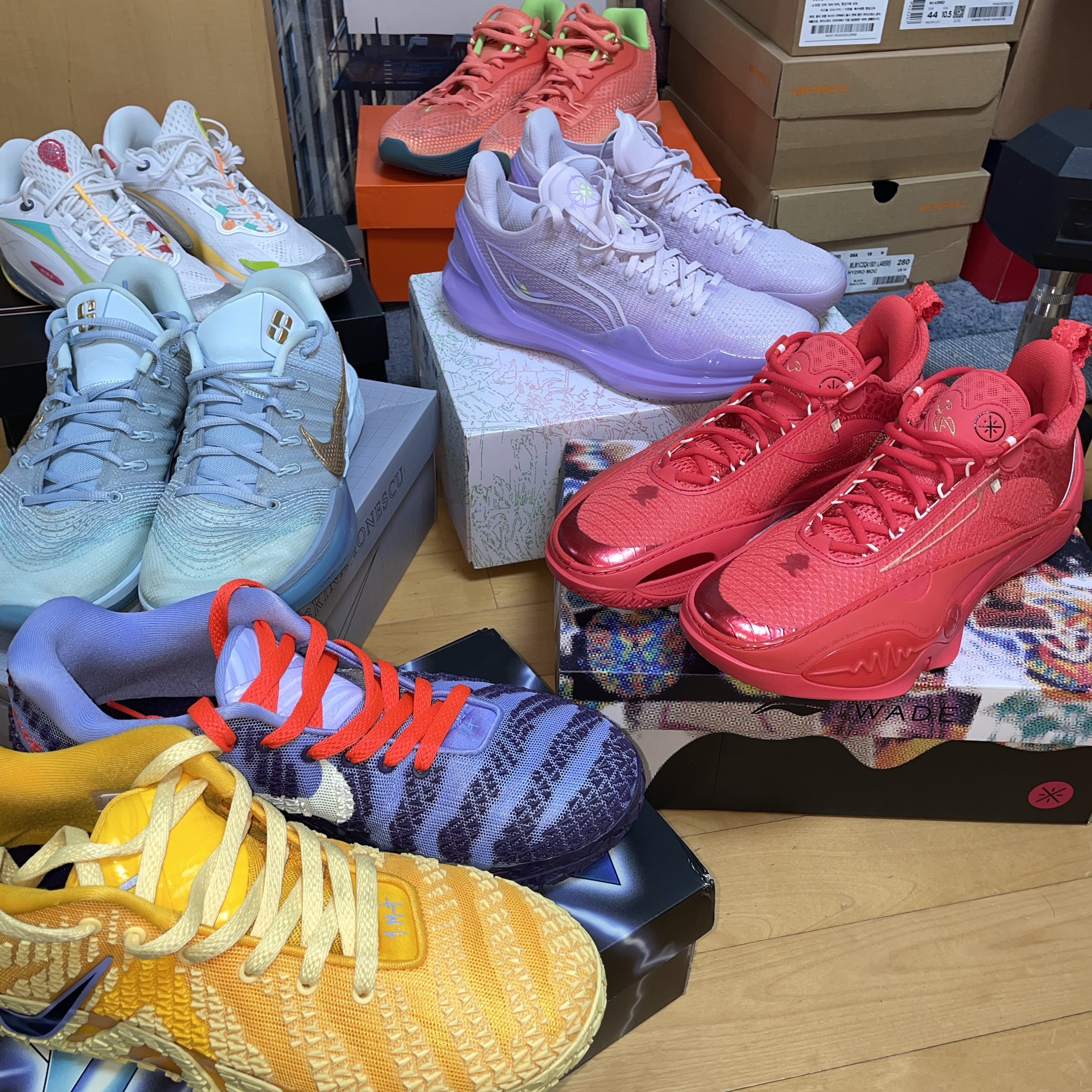 Nike Ja 3 EP University Gold Soft Yellow, LiNing Liren 4 V2 Violet 착용 스타일 - 3