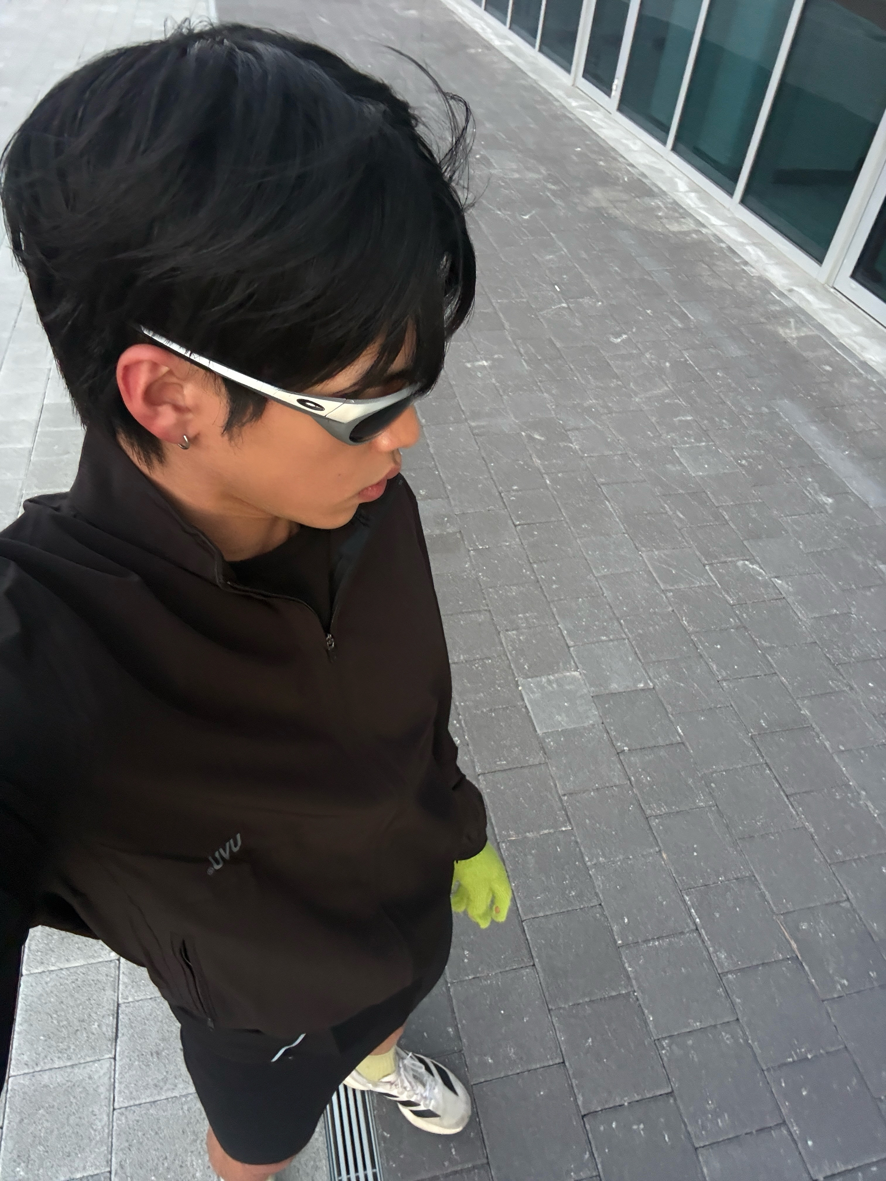 Oakley Eye Jacket Redux Silver Frame Prizm Black Polarized Lenses High Bridge Fit, UVU Half Tights Black 착용 스타일