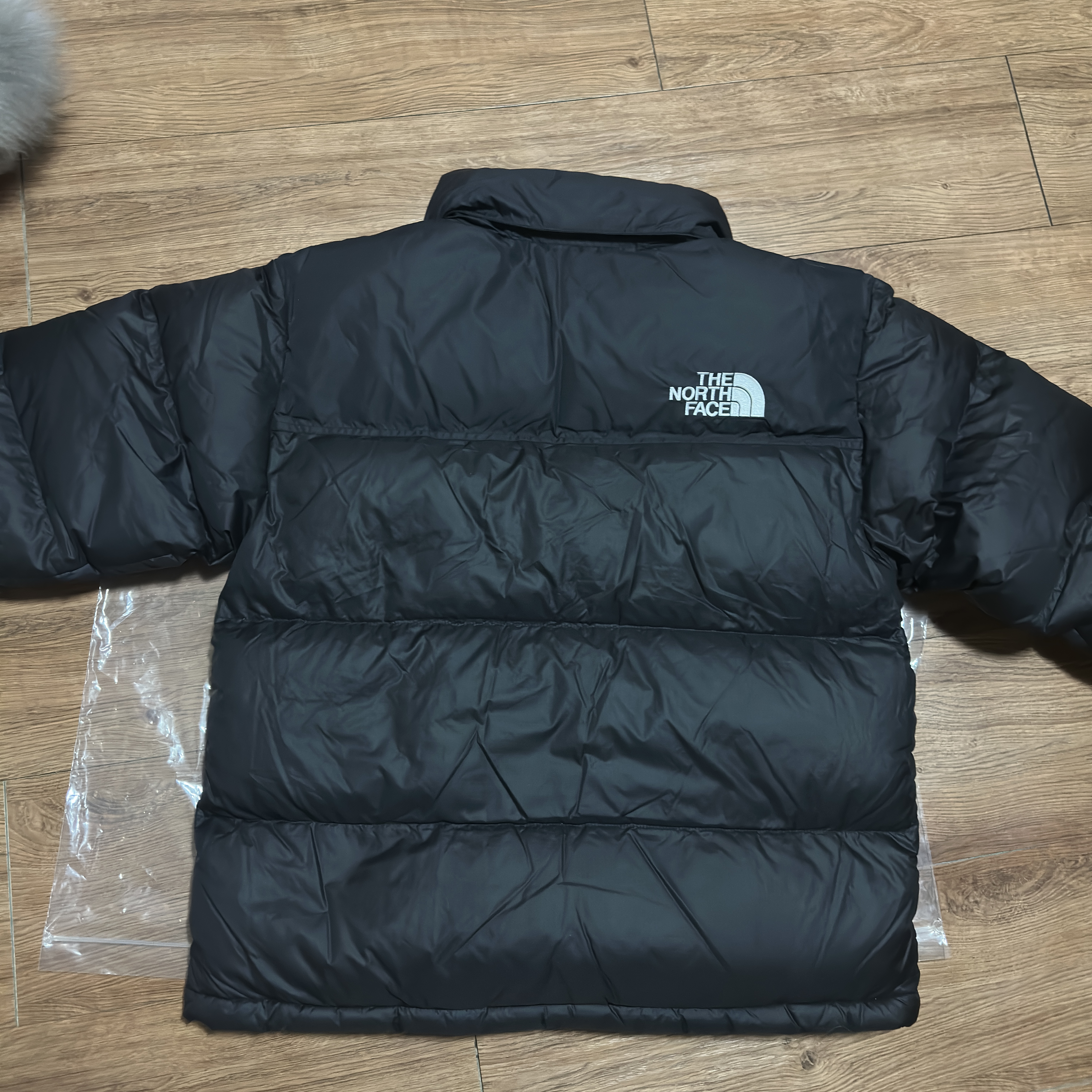 The North Face 1996 Eco Nuptse Jacket Black 착용 스타일 - 2