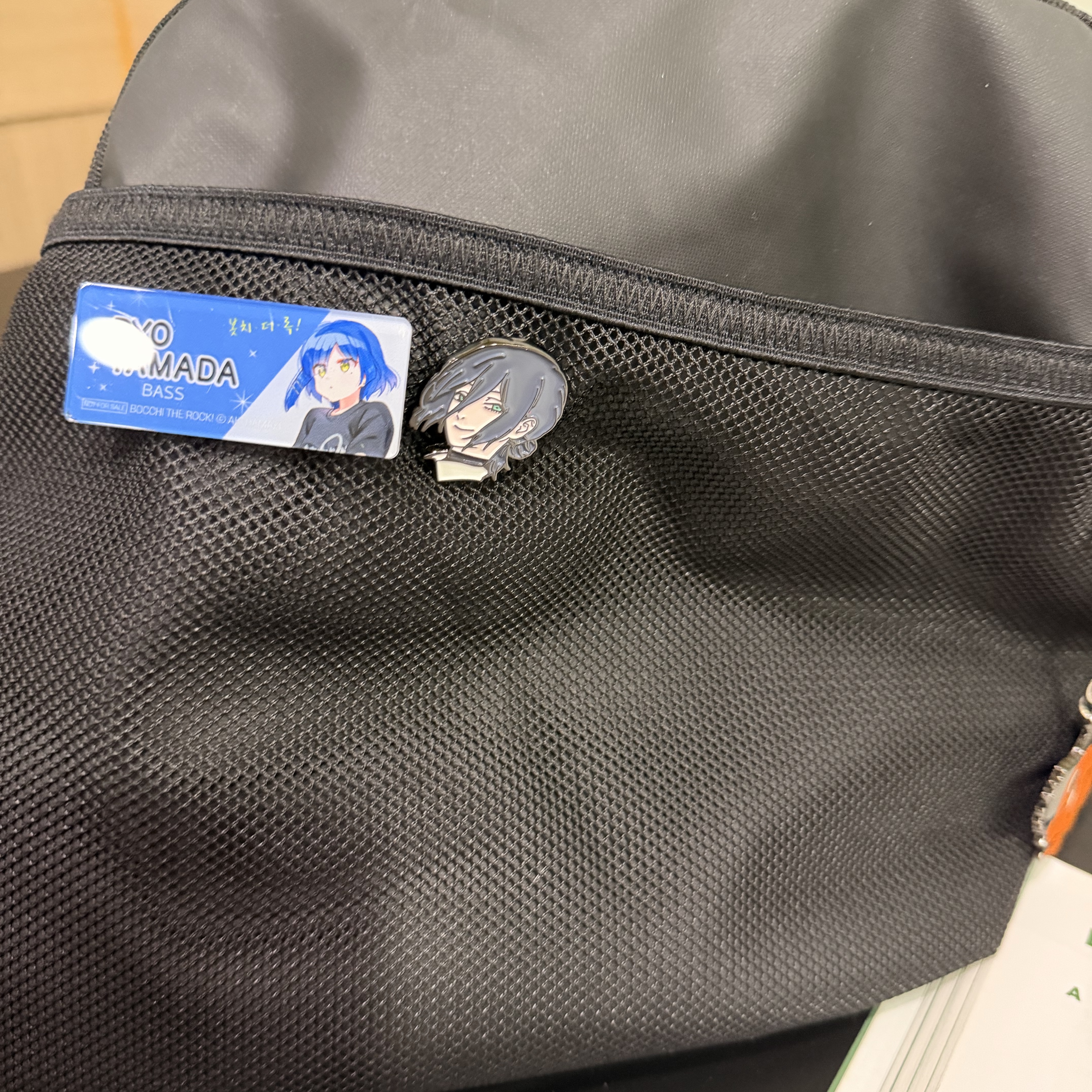 Chainsaw Man - The Movie: Reze Arc Metal Badge Set (Set of 3) 착용 스타일