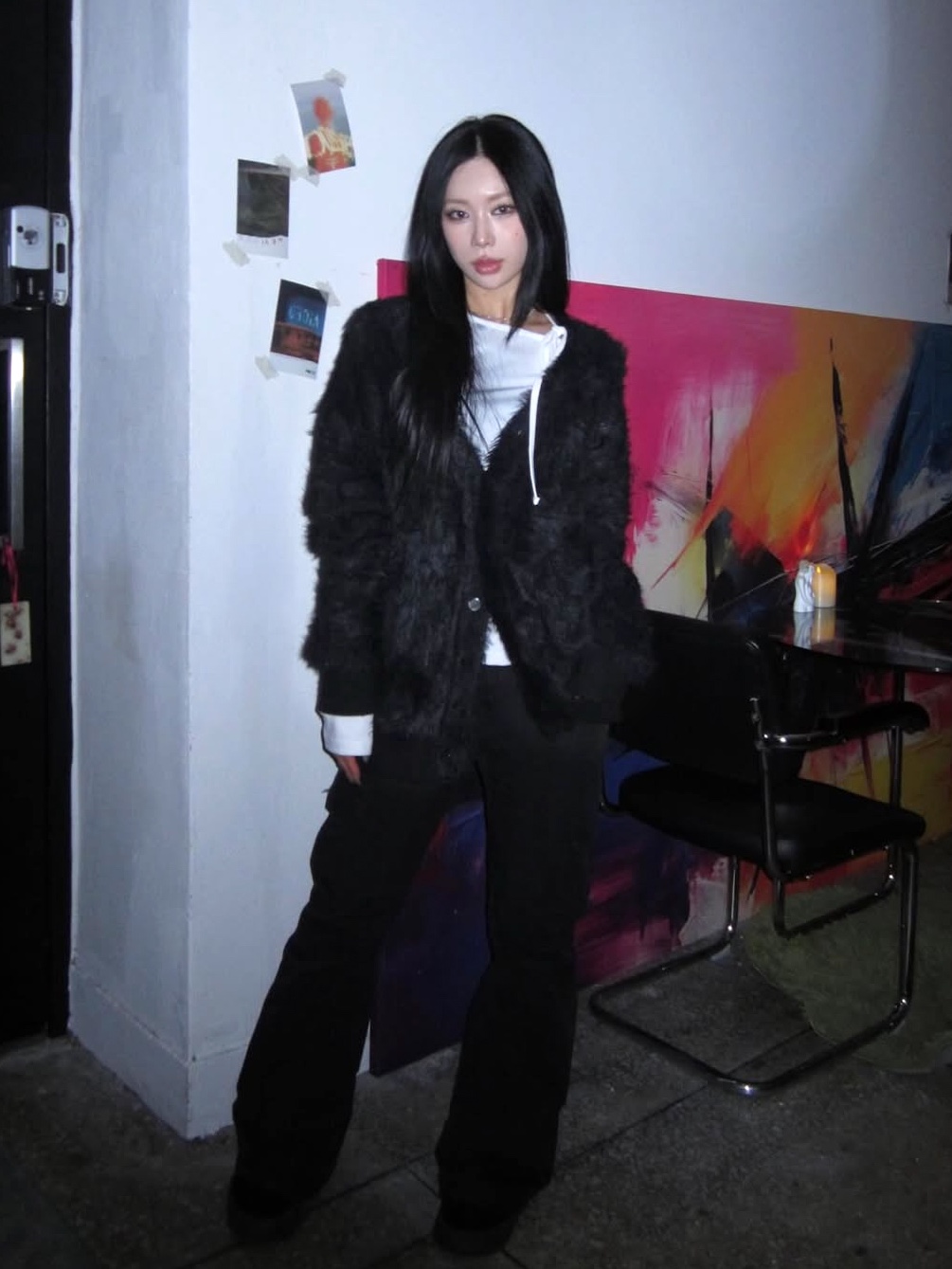 PHOS333 Hairy Cardigan Black, PHOS333 Hairy Cardigan Beige 착용 스타일 - 1