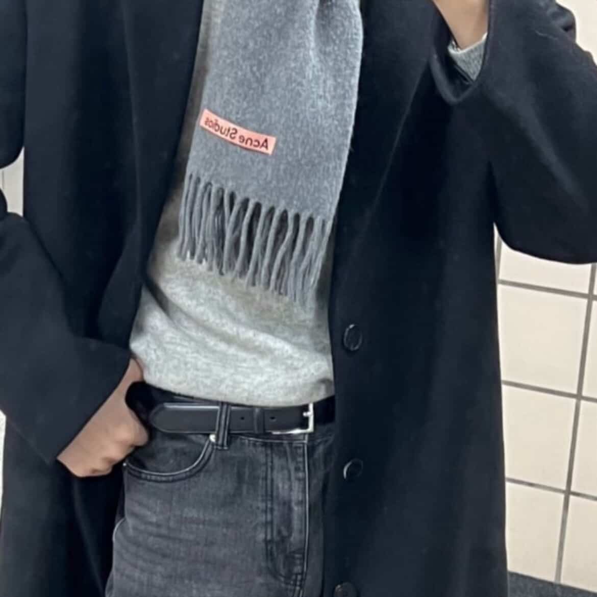 Acne Studios Wool Fringe Muffler Grey Melange 착용 스타일