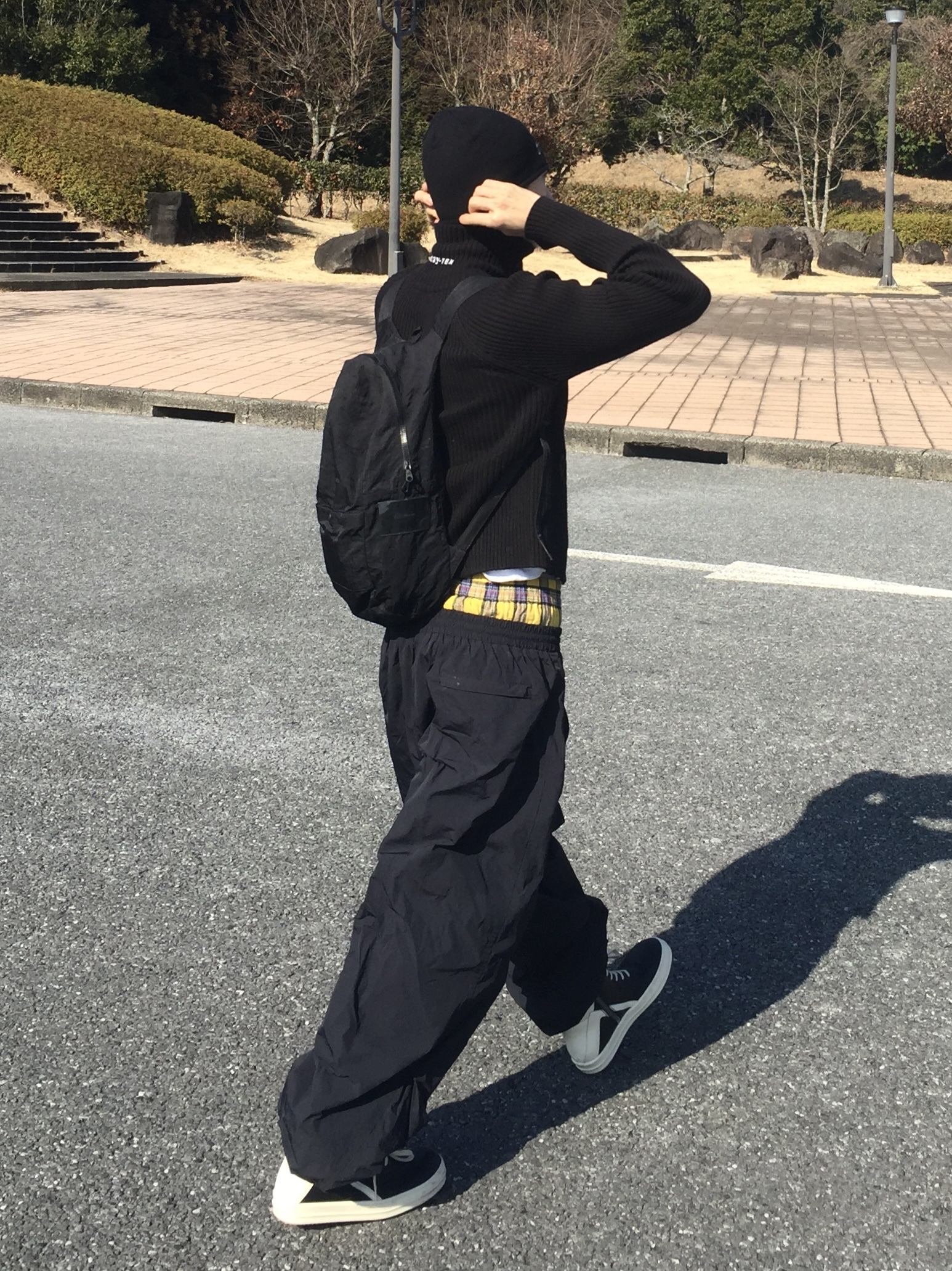 Rick Owens Geobasket Sneakers Black Milk, Rick Owens Hollywood Mega Bumper Geobasket in Full Grain Calf Leather Black Milk 착용 스타일 - 6