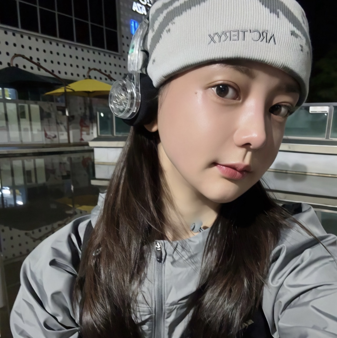 MONDO Freestyle On Ear Headphone Transparent, Arc'teryx Grotto Toque Solitude Void 착용 스타일