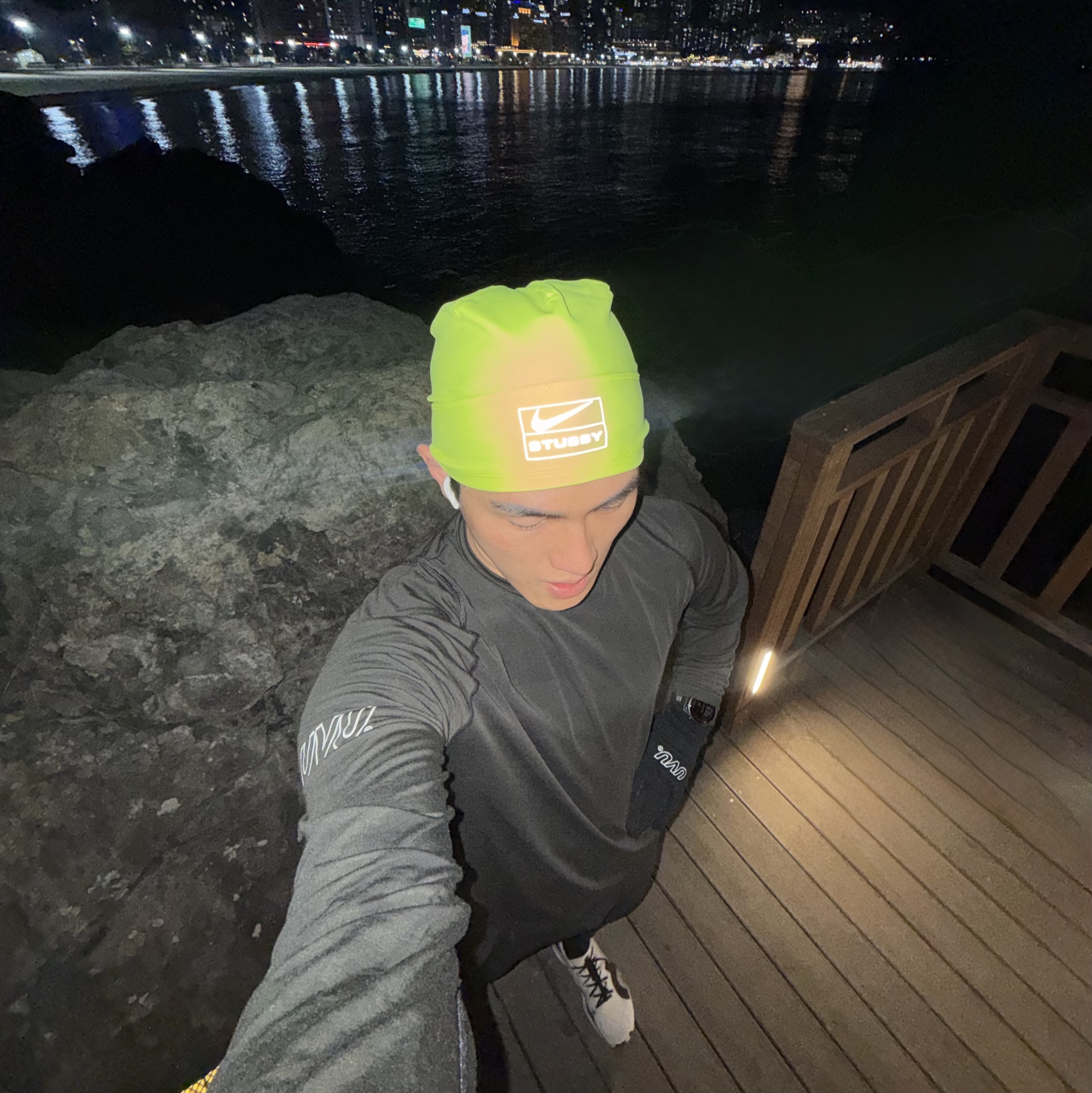 Nike x Stussy Skull Cap Volt 착용 스타일