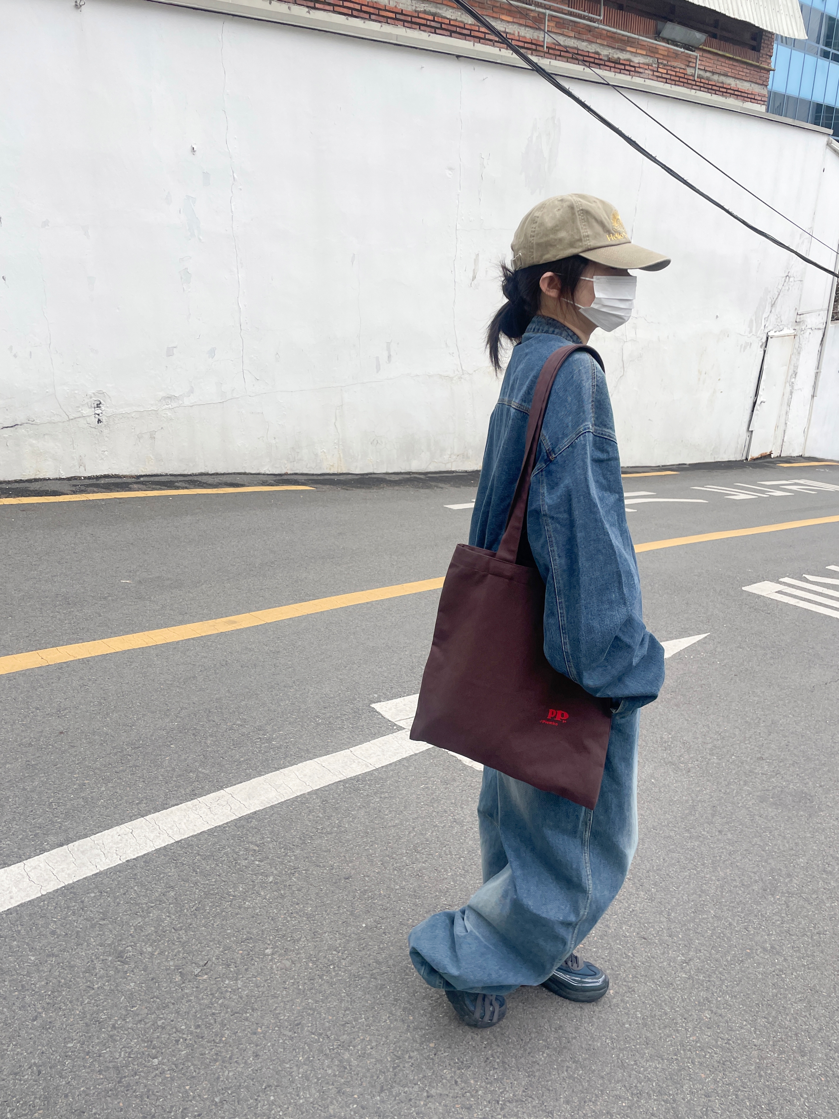 Adidas Orketro Bright Blue Carbon Black, Hello Sunrise Washed OG Logo Ball Cap Camel Brown 착용 스타일 - 2