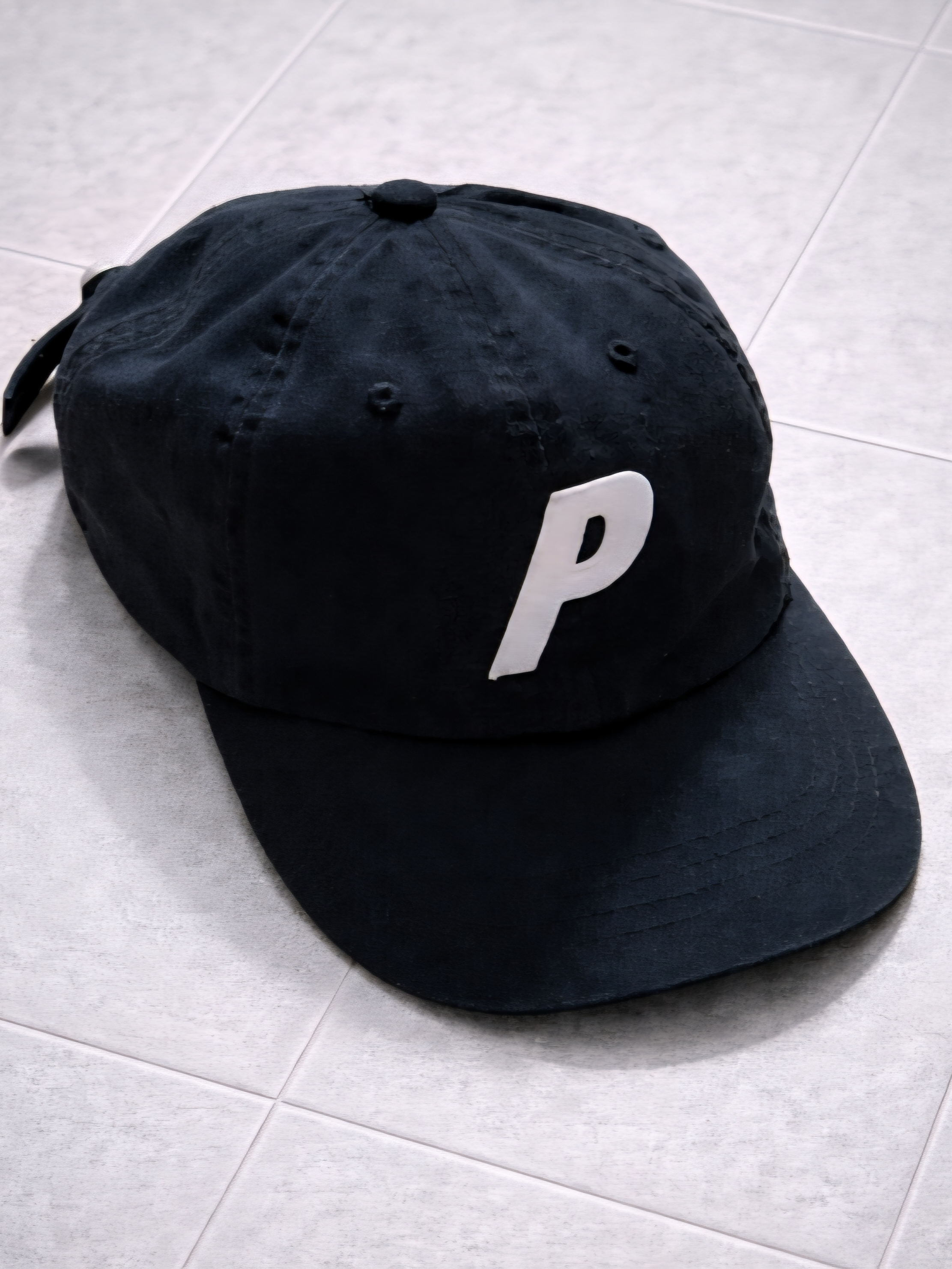 Palace P 6-Panel Black 착용 스타일