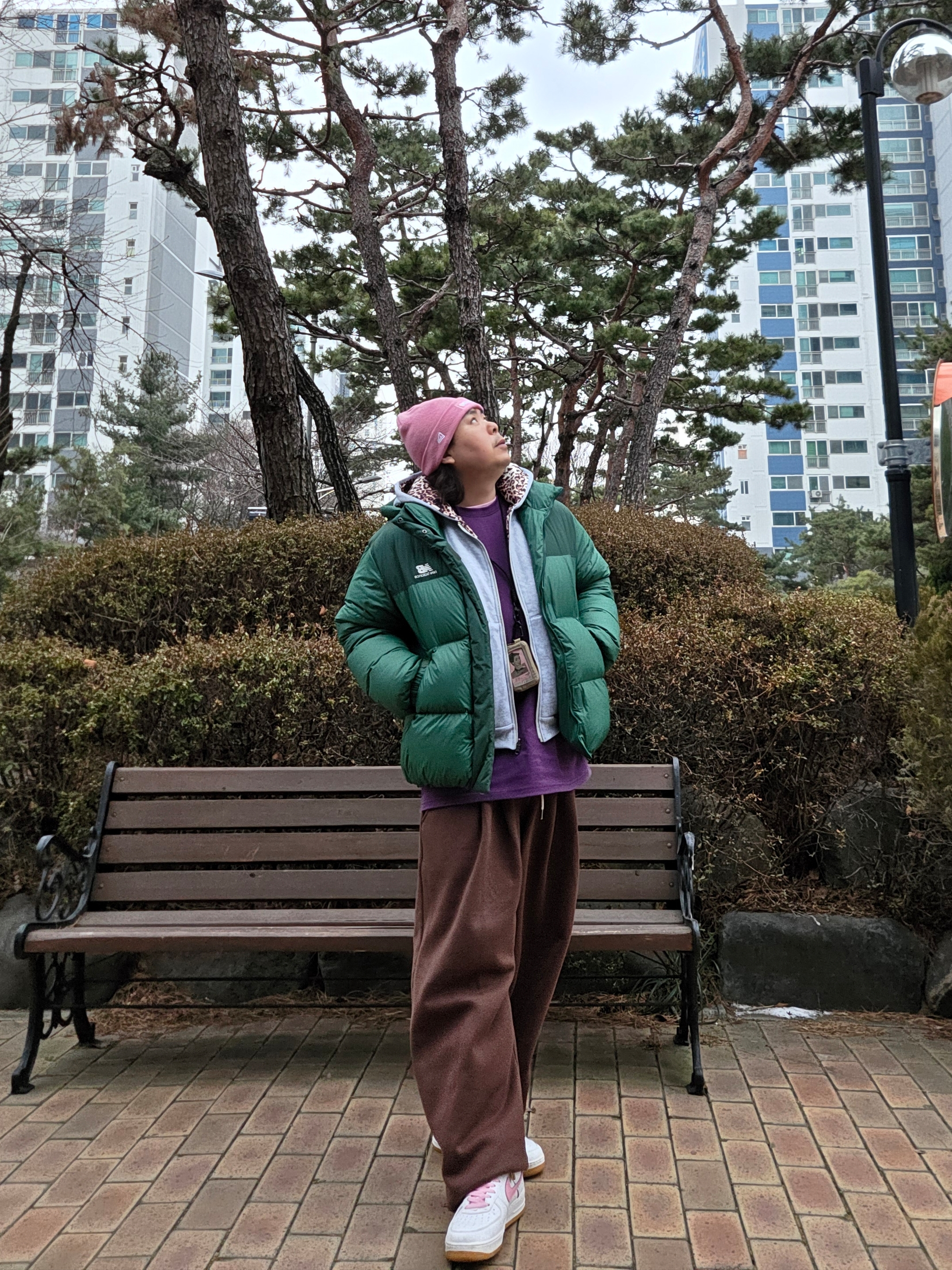 Supreme New Era Box Logo Beanie Dusty Pink - 24FW, Human Made Military Card Case Beige 착용 스타일