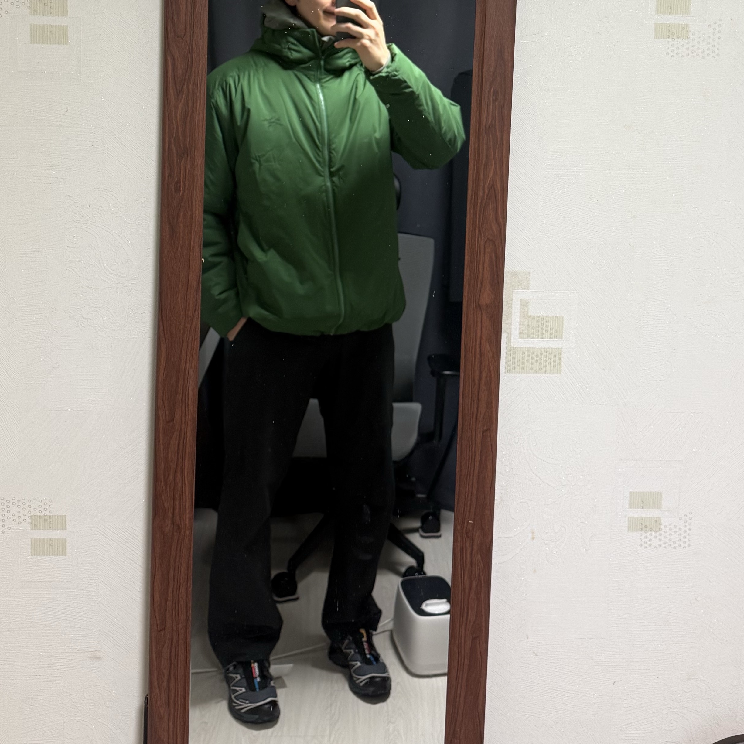 Salomon XT-6 Gore-Tex Black Ebony, Arc'teryx Cronin Cotton Pants Black 착용 스타일 - 3