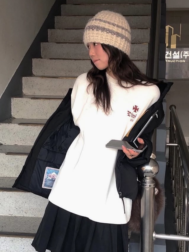 PHOS333 Divine Waffle Long Sleeved Cream, PHOS333 Divine Waffle Long Sleeved Dark Brown 착용 스타일 - 2