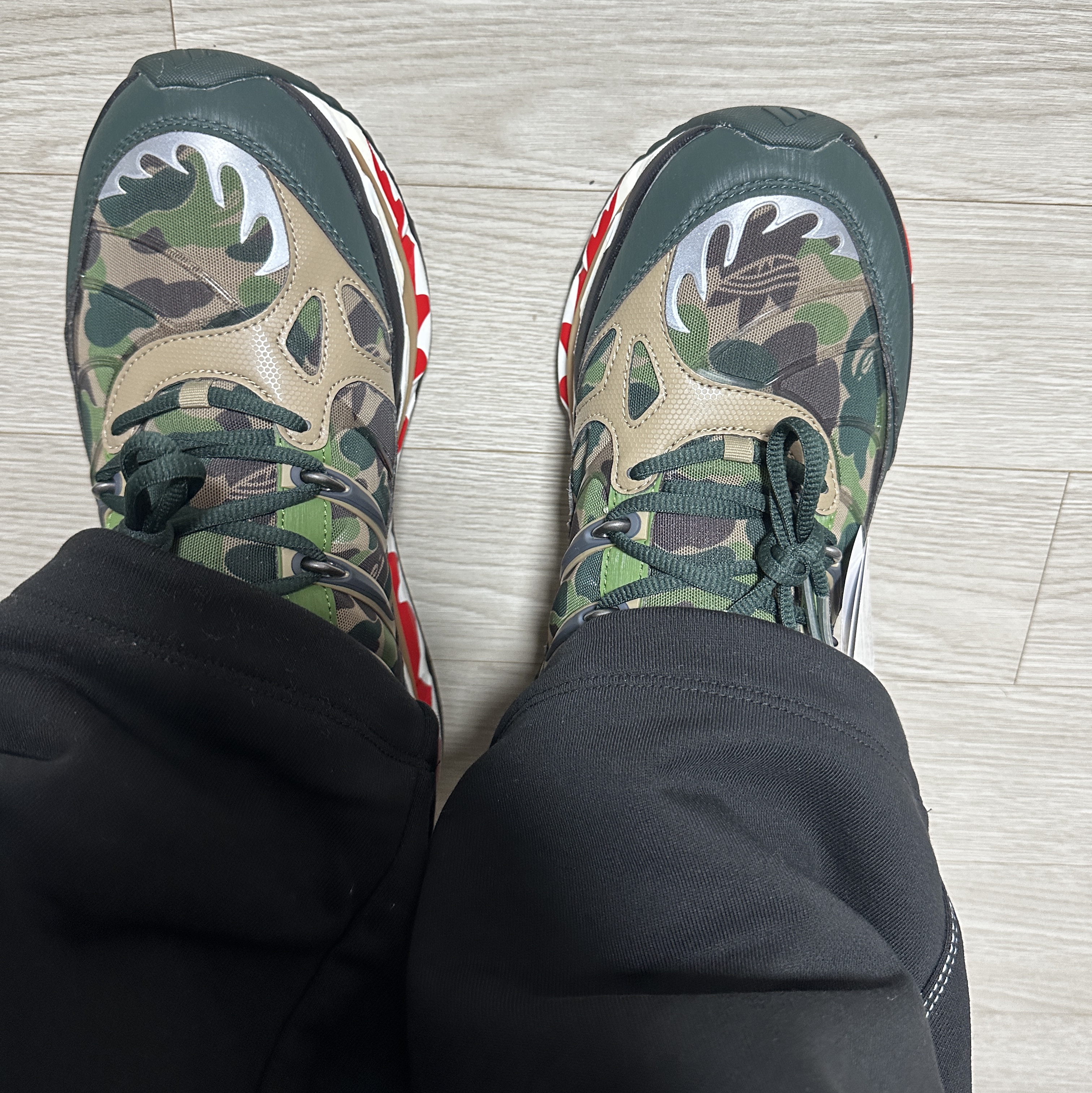 Adidas x BAPE Adistar Hrmy Hemp Iron Metallic 착용 스타일 - 7