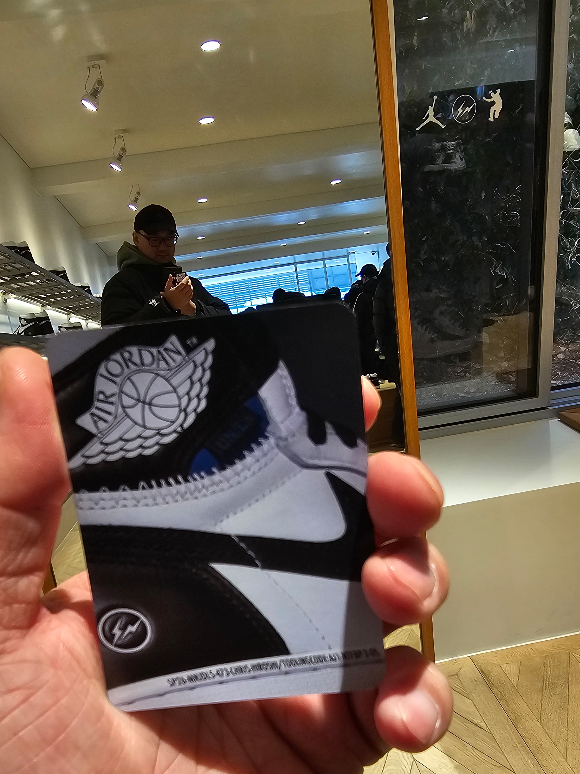 Stussy Ripstop Down Puffer Jacket Black, Jordan 1 x Fragment x Union LA High OG SP White Black 착용 스타일 - 1