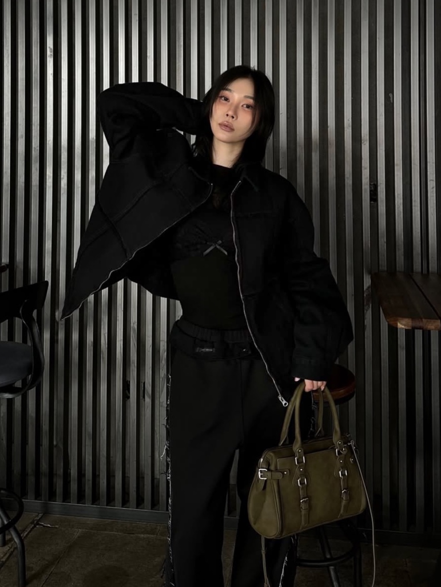 PHOS333 Incision Denim Jacket 착용 스타일 - 5
