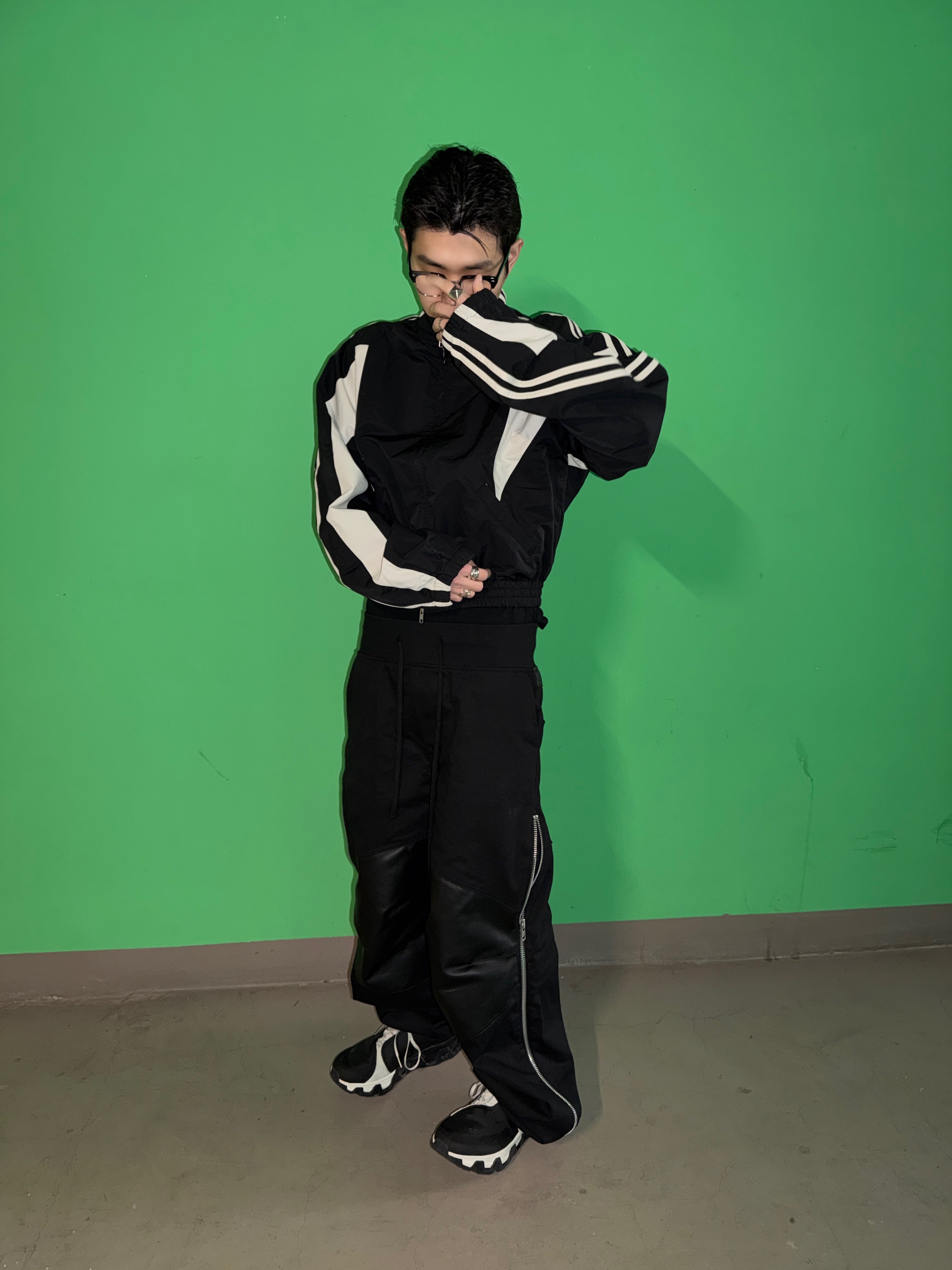 On Running x Post Archive Faction (Paf) Cloudmonster Hyper Black 착용 스타일 - 1