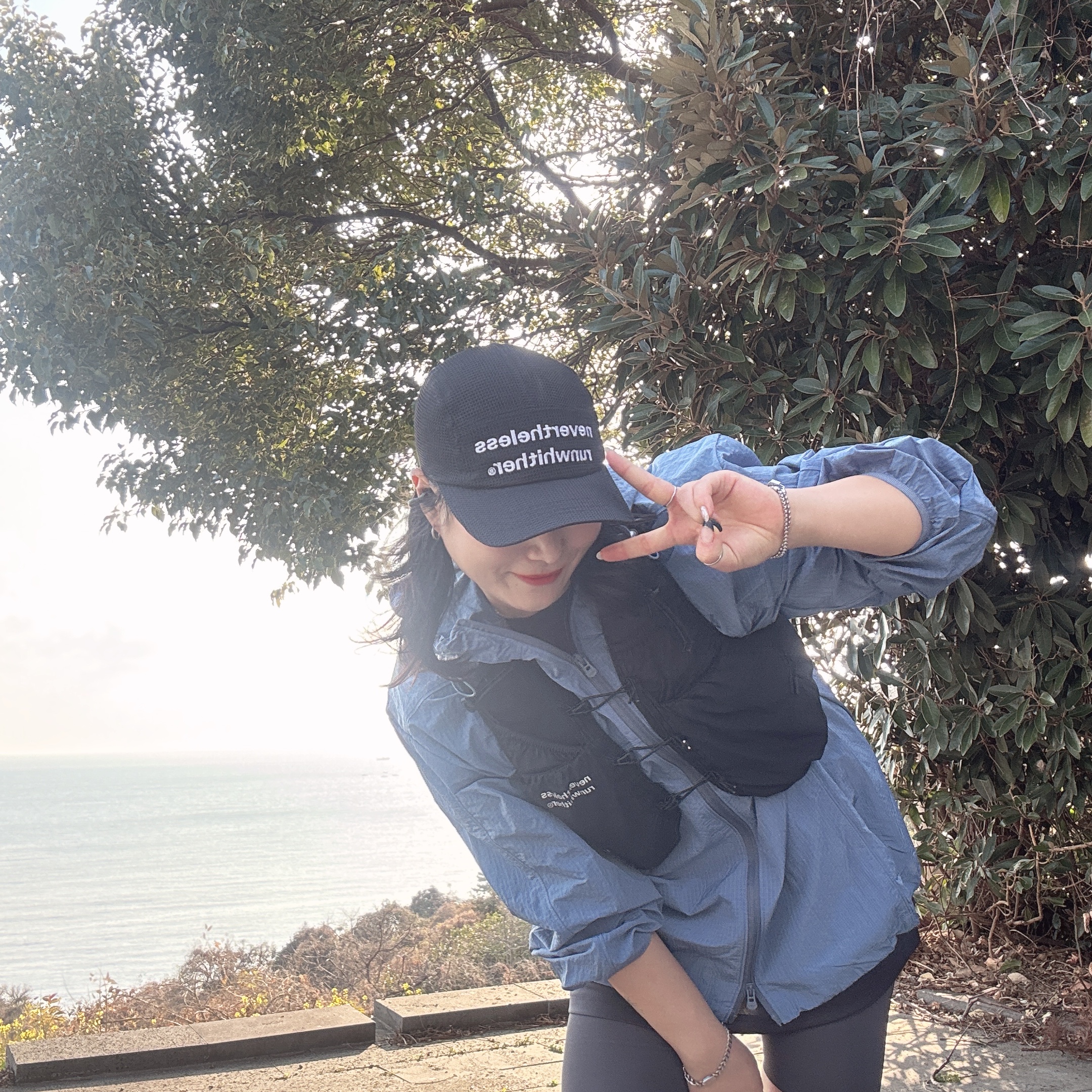 [KREAM 단독] runwhither Windbreaker Jacket V2 Blue, [KREAM 단독] runwhither Mesh Cap Black 착용 스타일 - 1