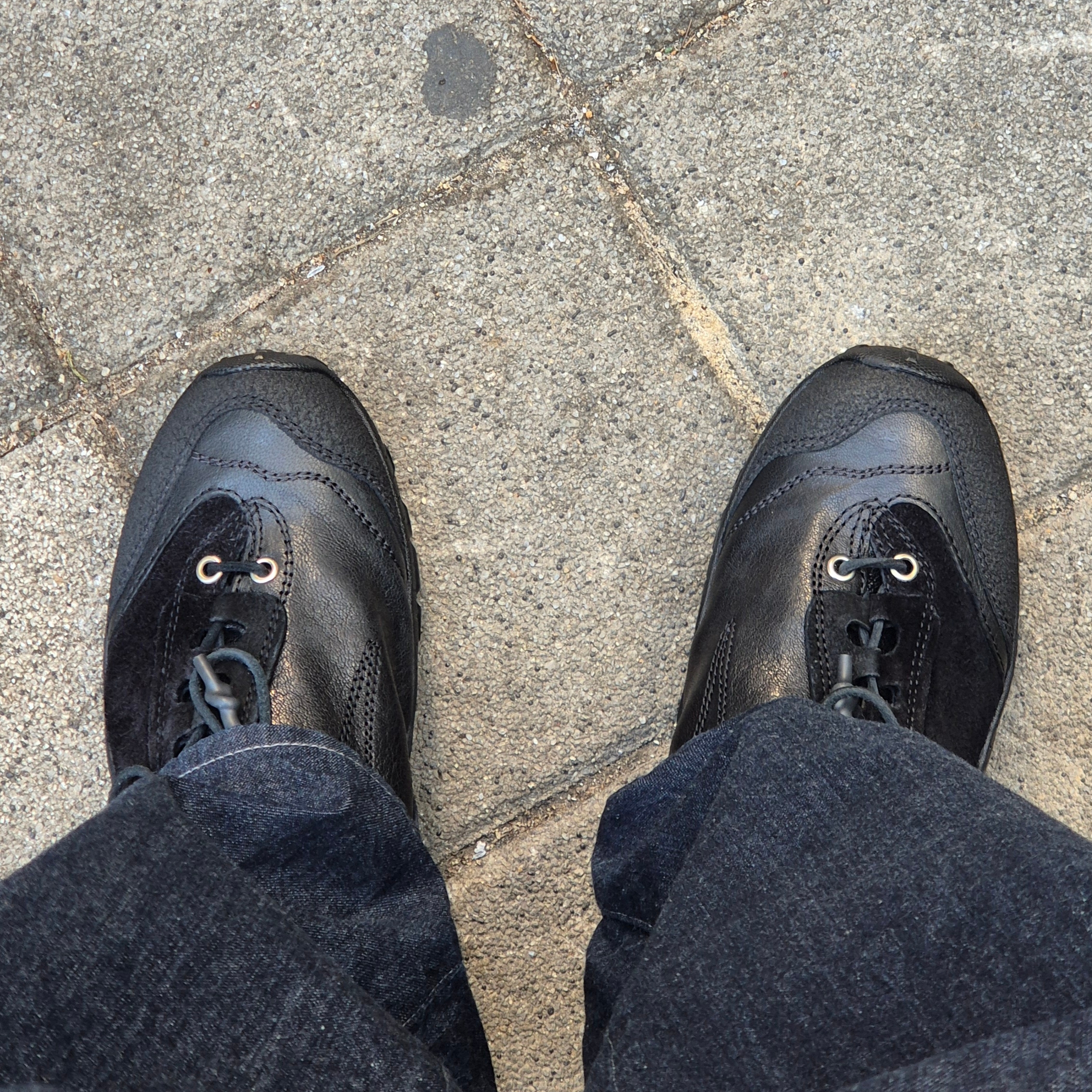 Our Legacy Gabe Stealth Black Leather 착용 스타일