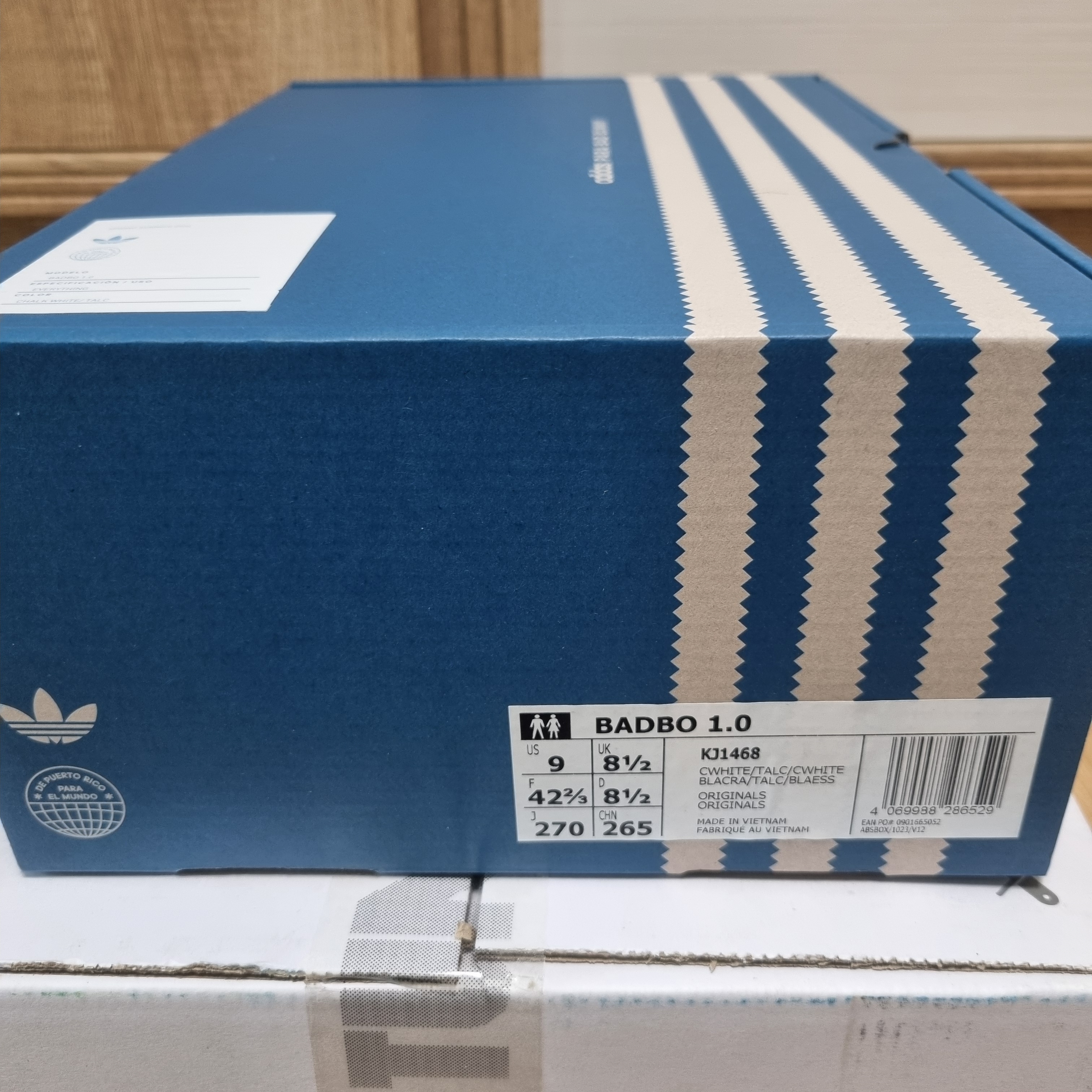Adidas x Bad Bunny BadBo 1.0 Chalk White Talc 착용 스타일 - 7
