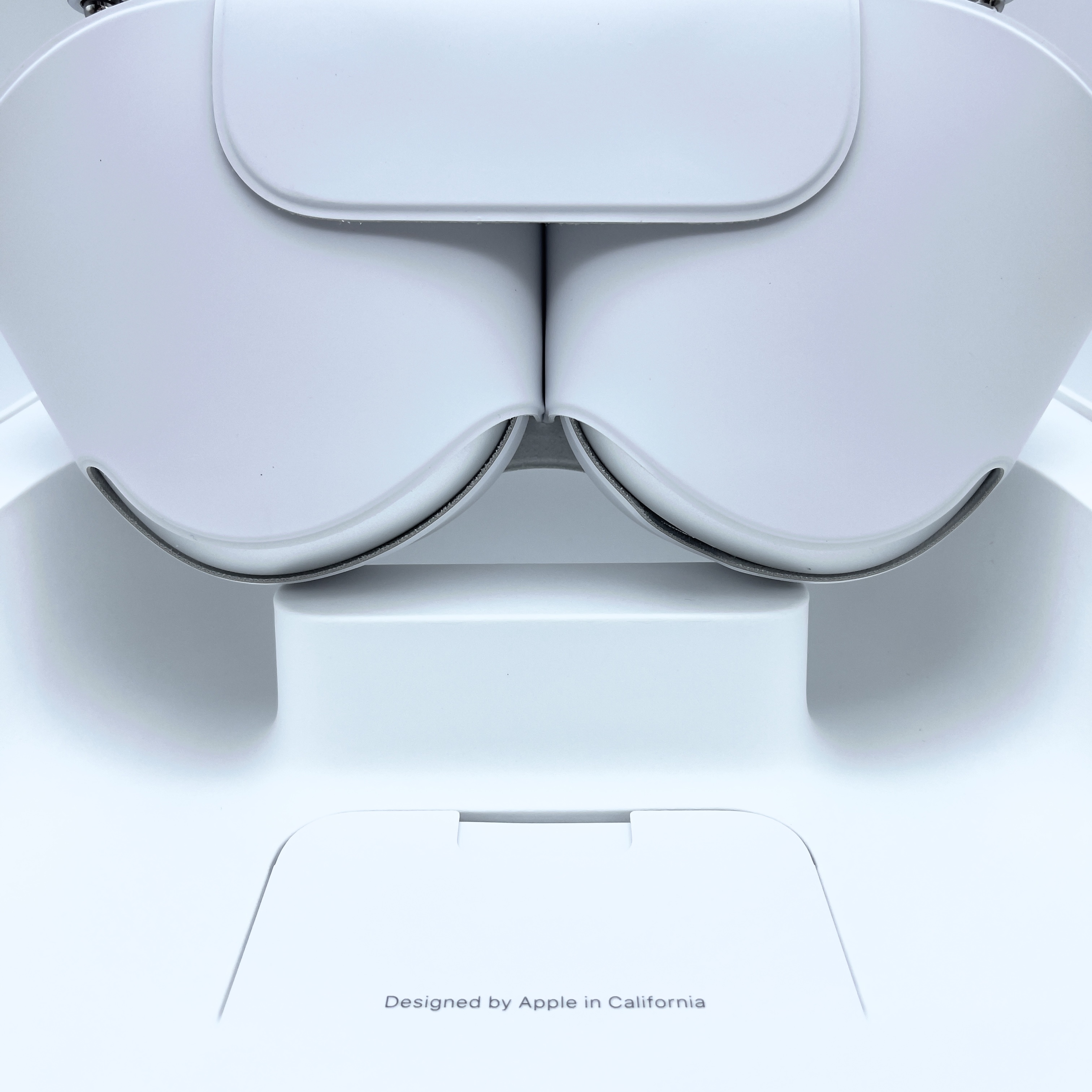 Apple AirPods Max Lightning Silver (Korean Ver.), PlayStation 5 DualSense Wireless Controller White 착용 스타일 - 2