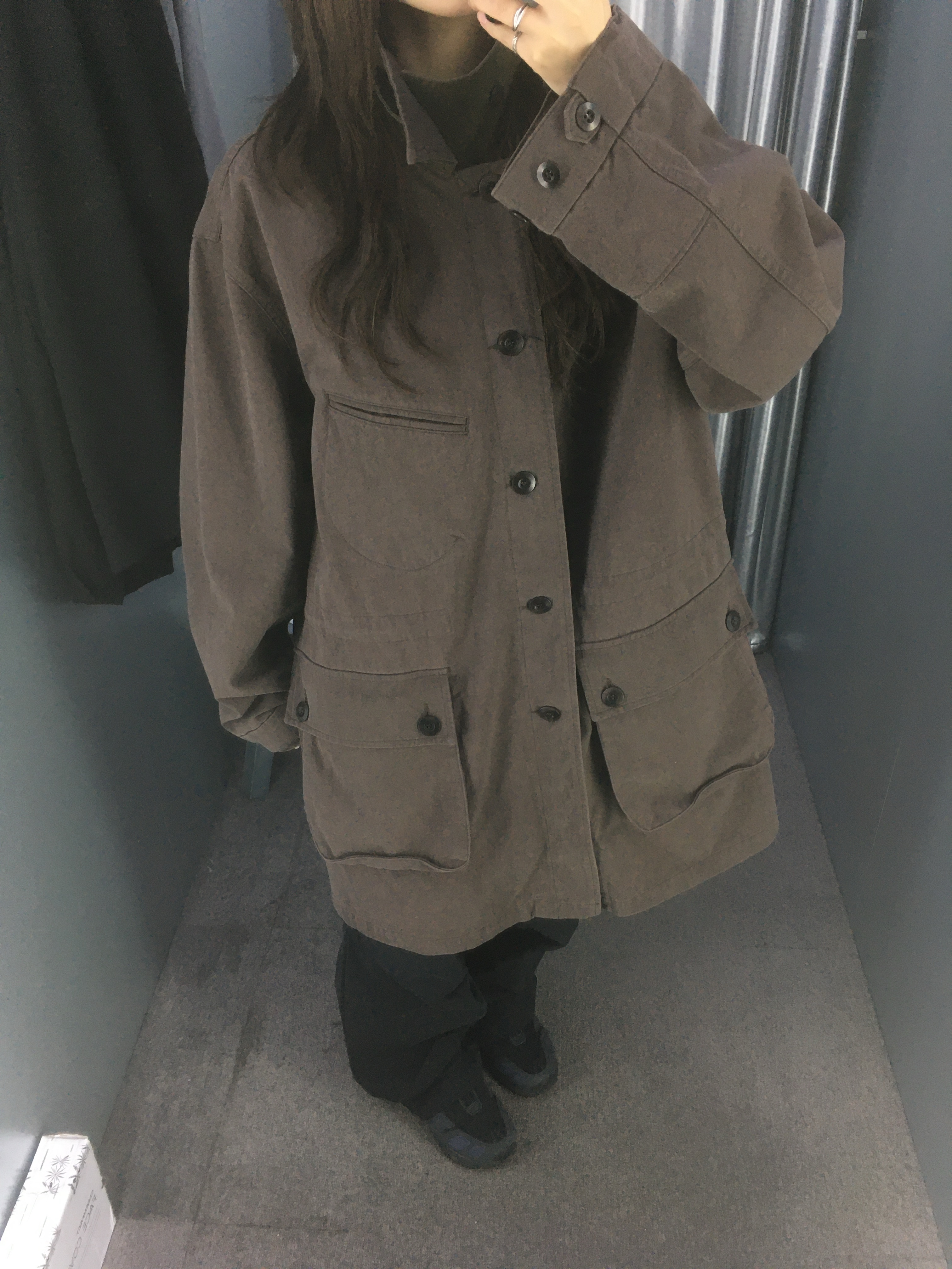Hatchingroom Mil Coat Grey, Sansan Gear Linen Block Pants Black 착용 스타일