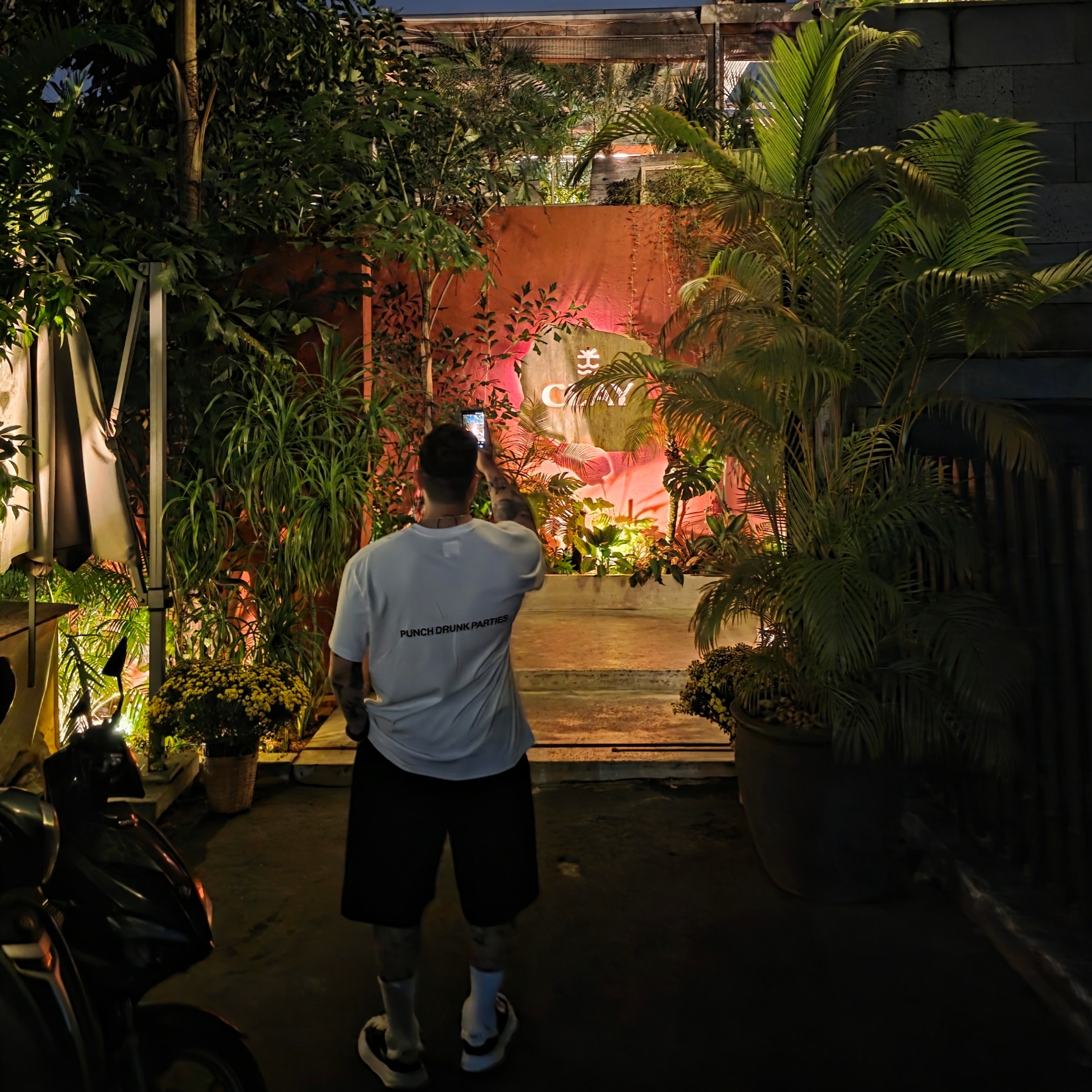 Maison Mihara Yasuhiro Blakey OG Sole Canvas Low-top Sneakers Black White, Punch Drunk Parties Circle Logo Narrow Tee White 착용 스타일