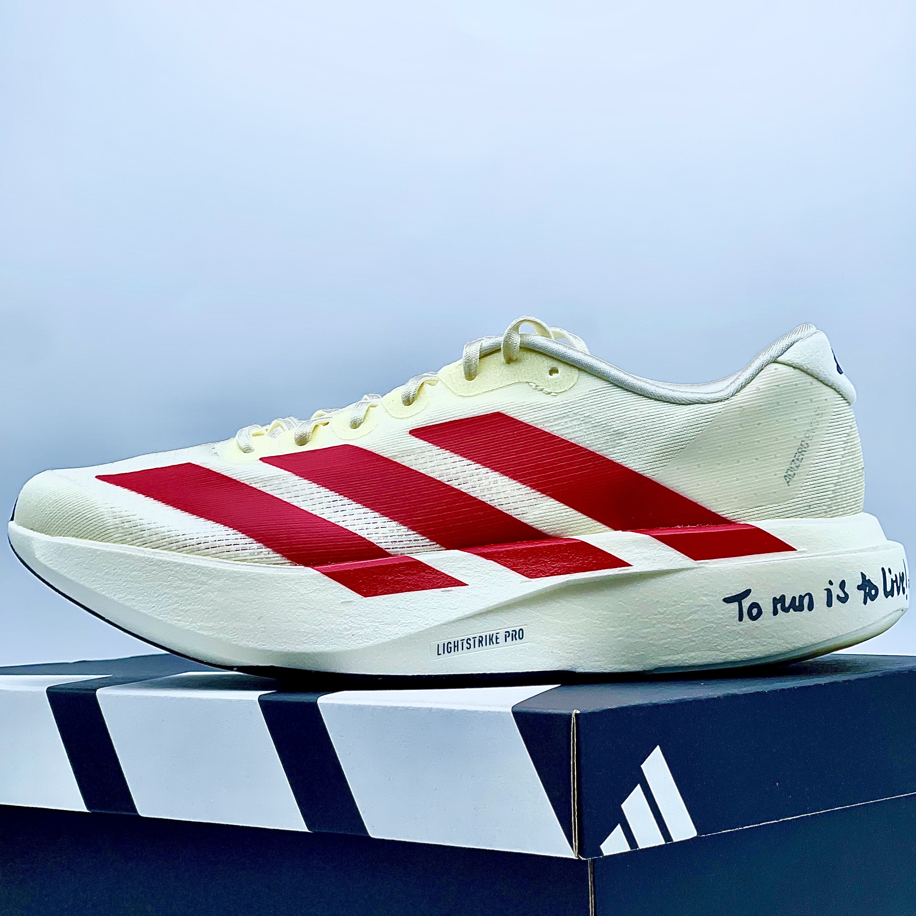 Adidas Adizero EVO SL Off White Better Scarlet 착용 스타일 - 1