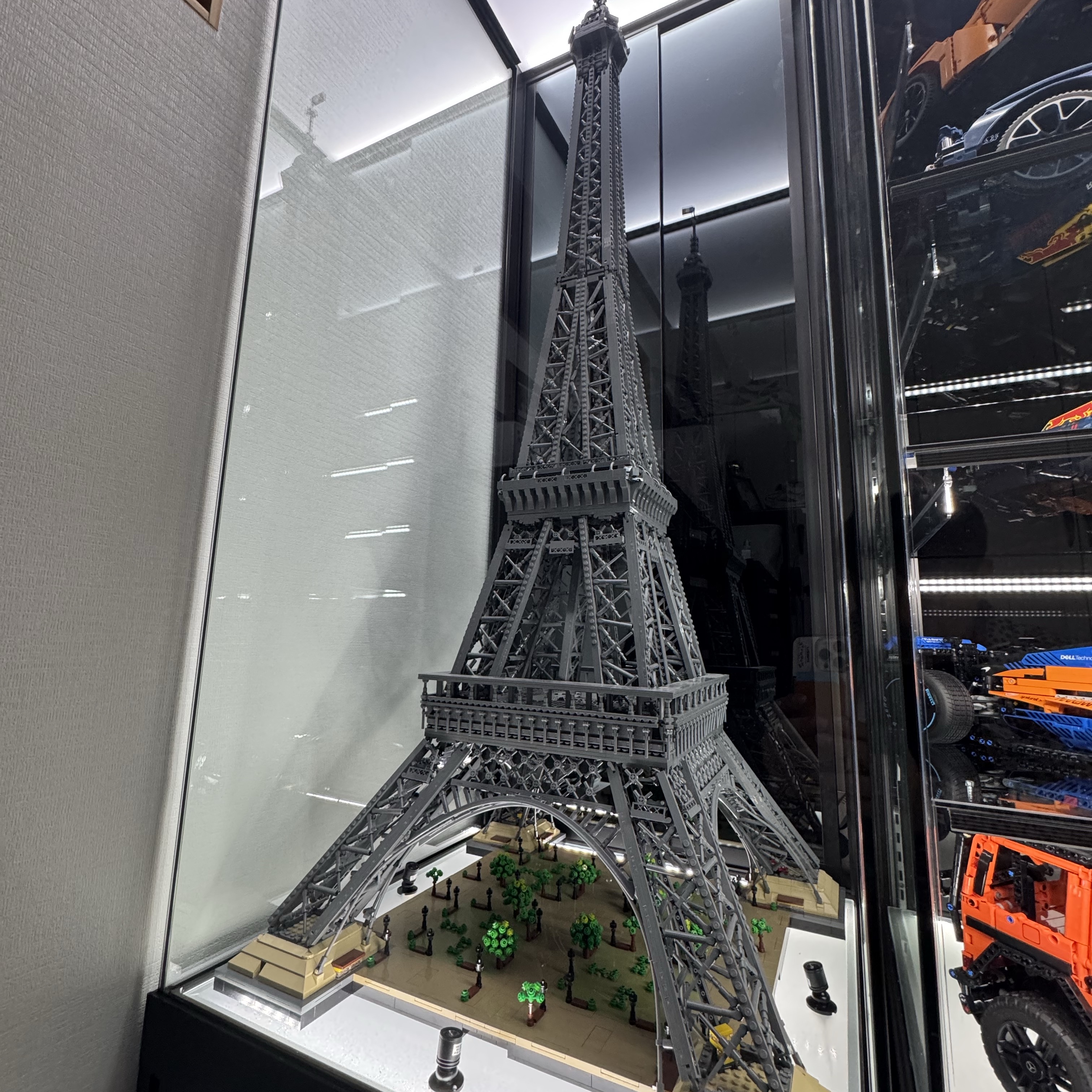 Lego The Eiffel Tower 착용 스타일