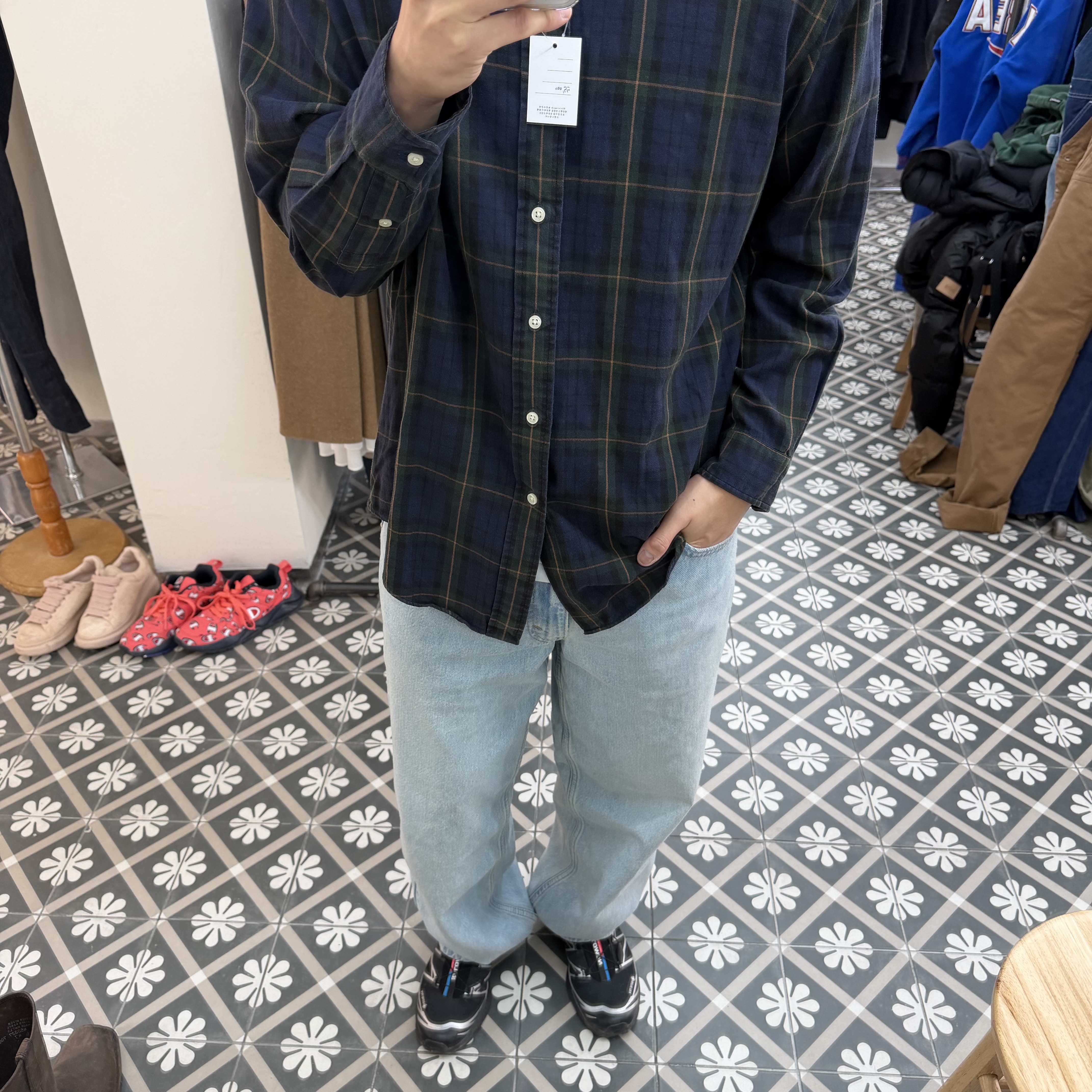 Levi's 578™ Baggy Jean Medium Wash, Salomon XT-6 GTX Black Silver 착용 스타일 - 4