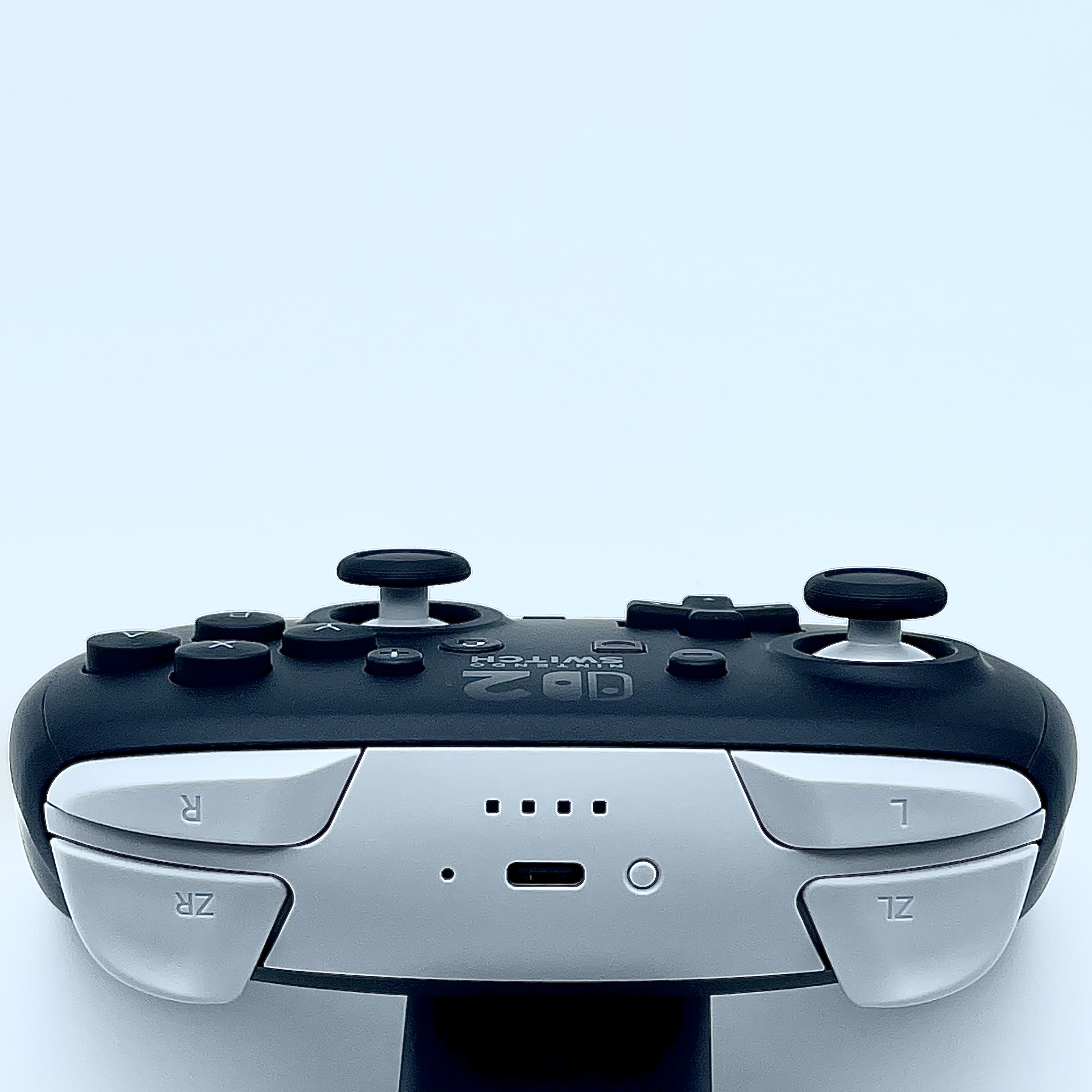 Nintendo Switch 2 Pro Controller Black 착용 스타일 - 4