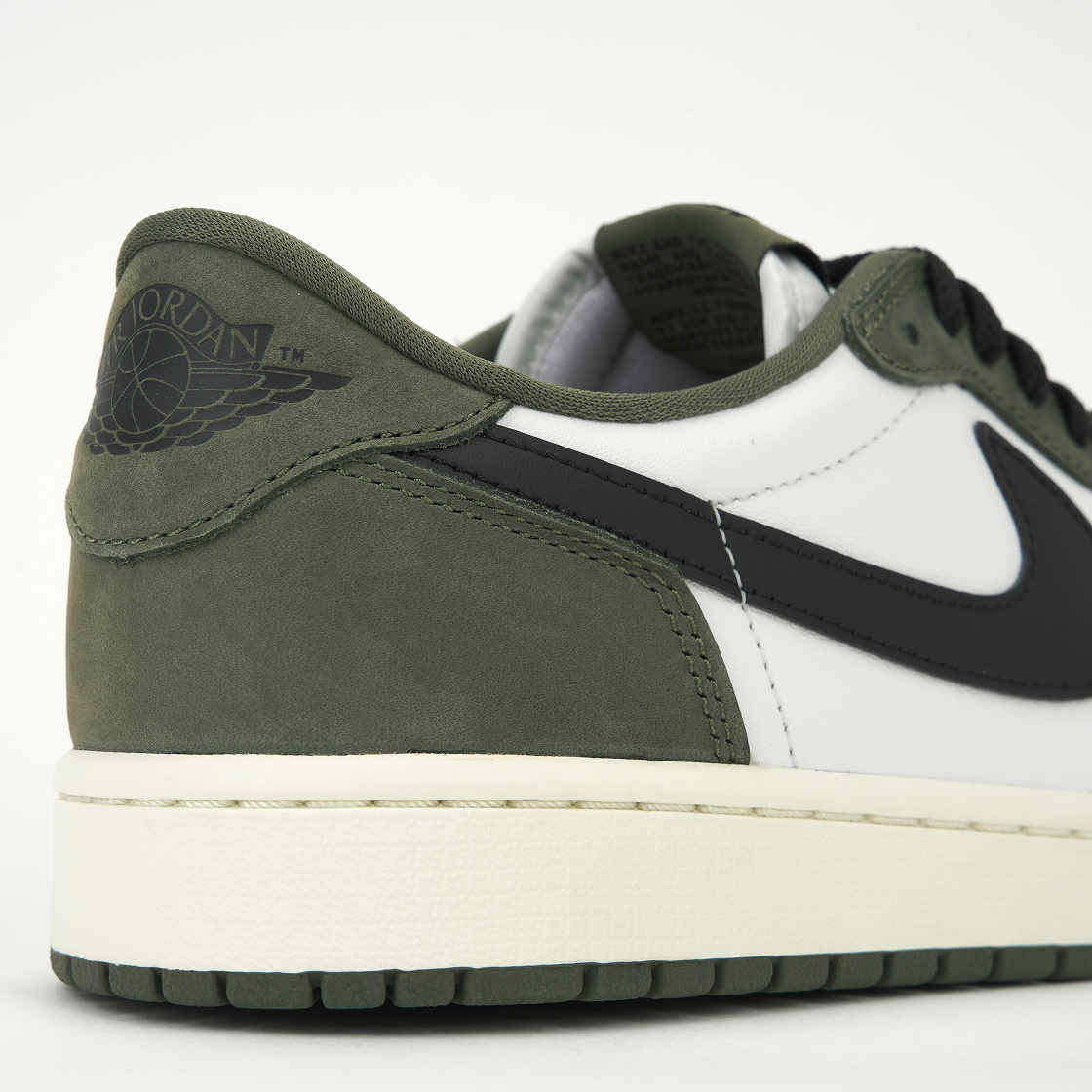 조던 1 레트로 로우 OG 미디움 올리브 앤 서밋 화이트(Jordan 1 Retro Low OG Medium Olive and Summit White) - 8