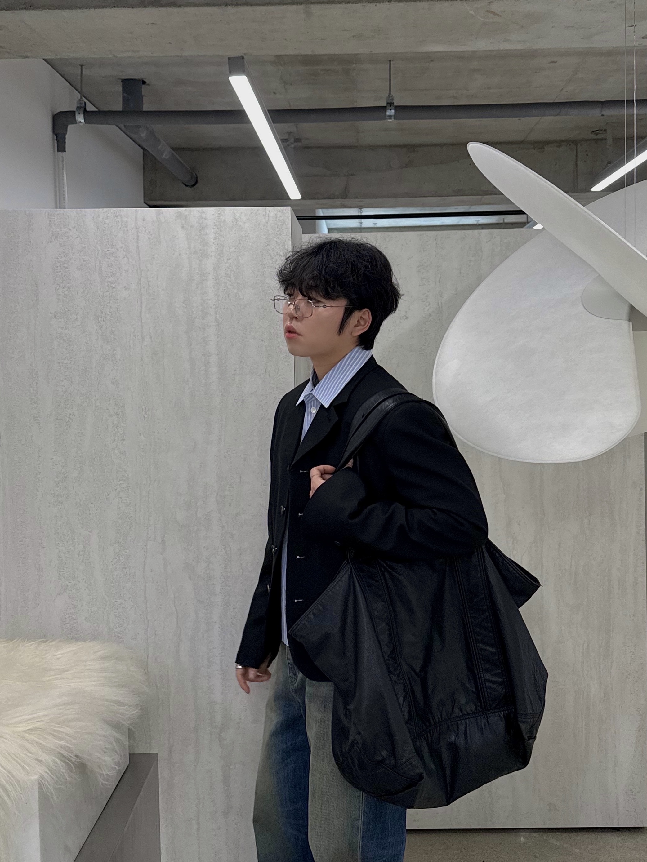 Haleine Velour Stand Collar Blouson Beige (XJ124), Haleine Leather 3D Short Jacket Red (XJ111) 착용 스타일 - 5