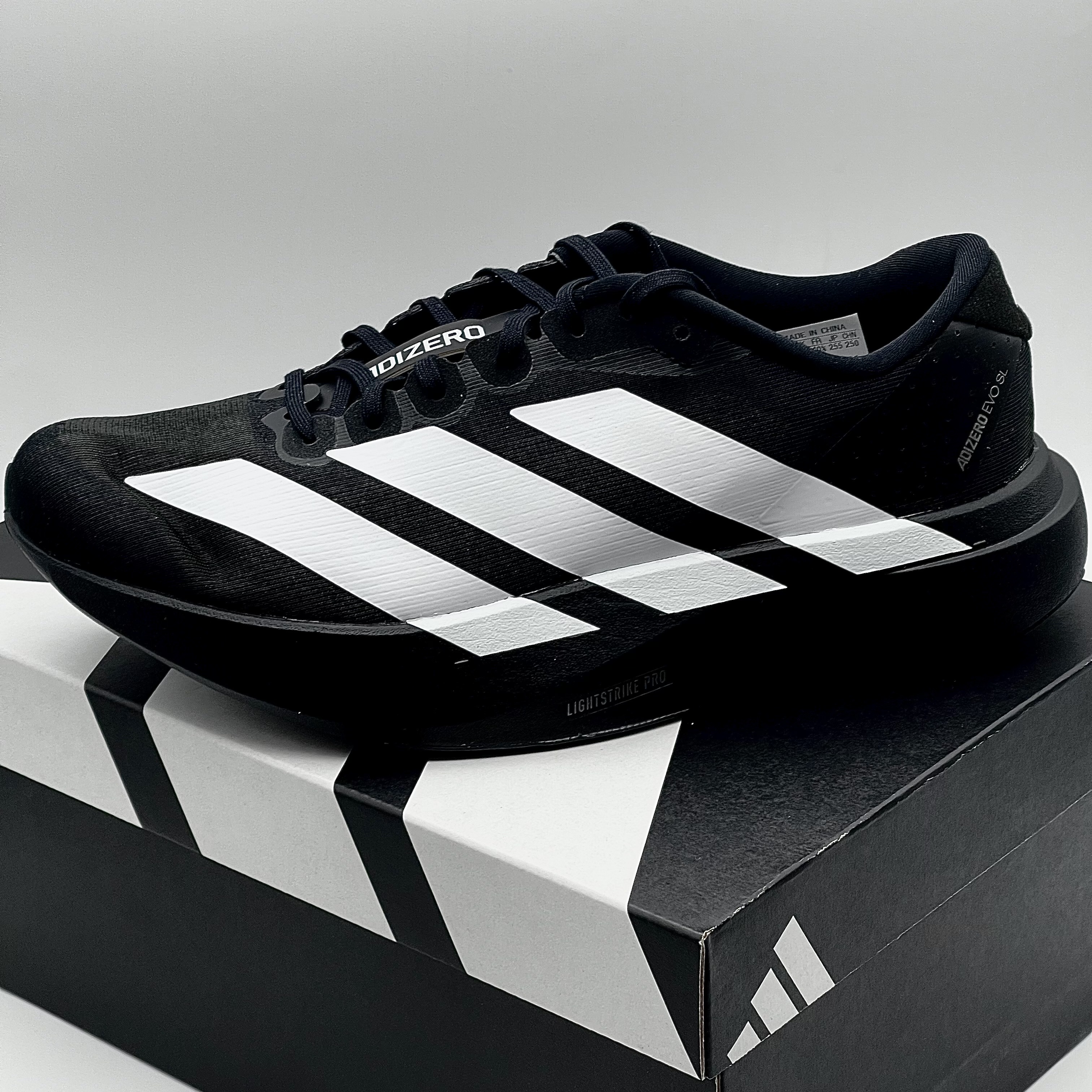 Adidas Adizero EVO SL Core Black Cloud White 착용 스타일 - 2