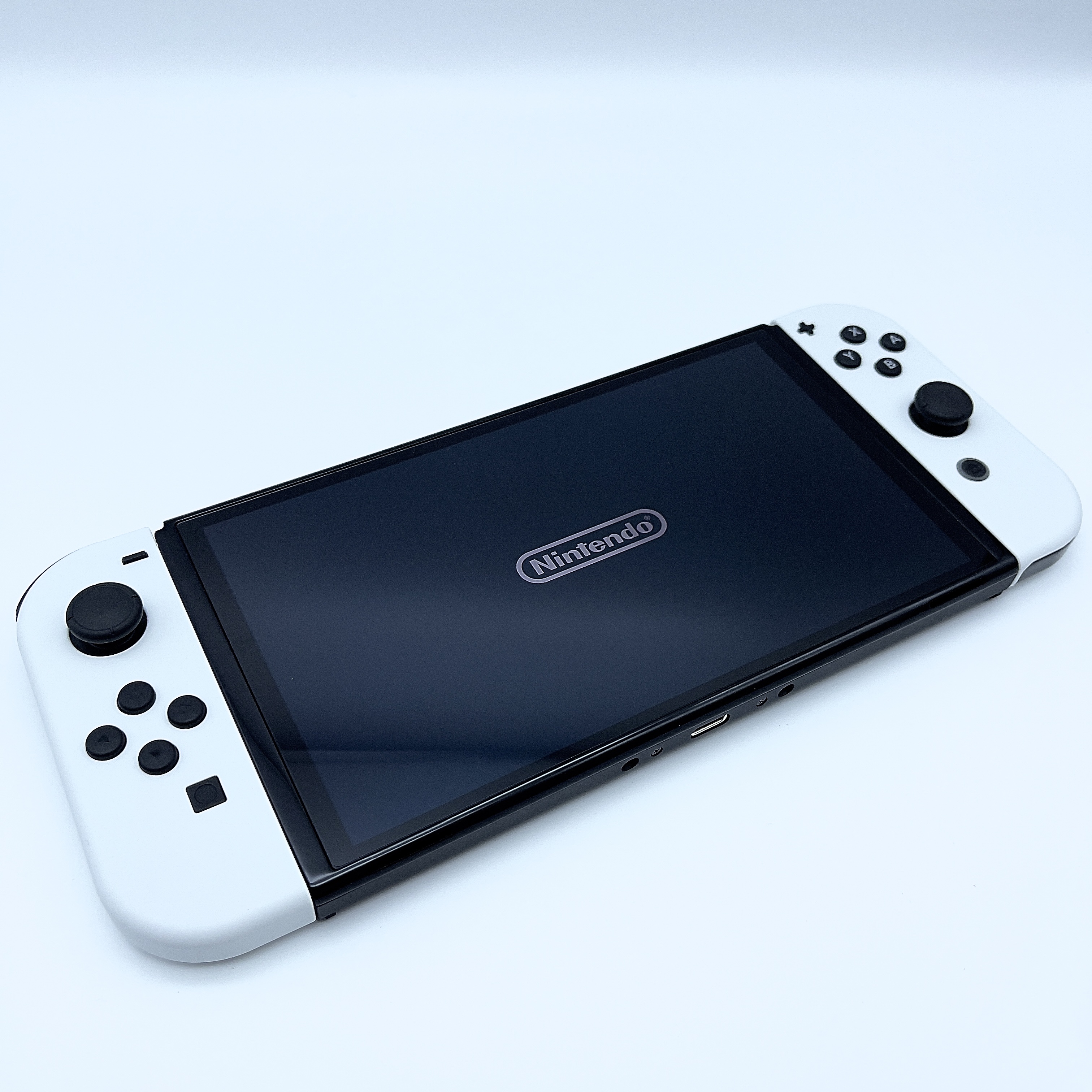 Nintendo Switch OLED White (Korean Ver.) 착용 스타일 - 4