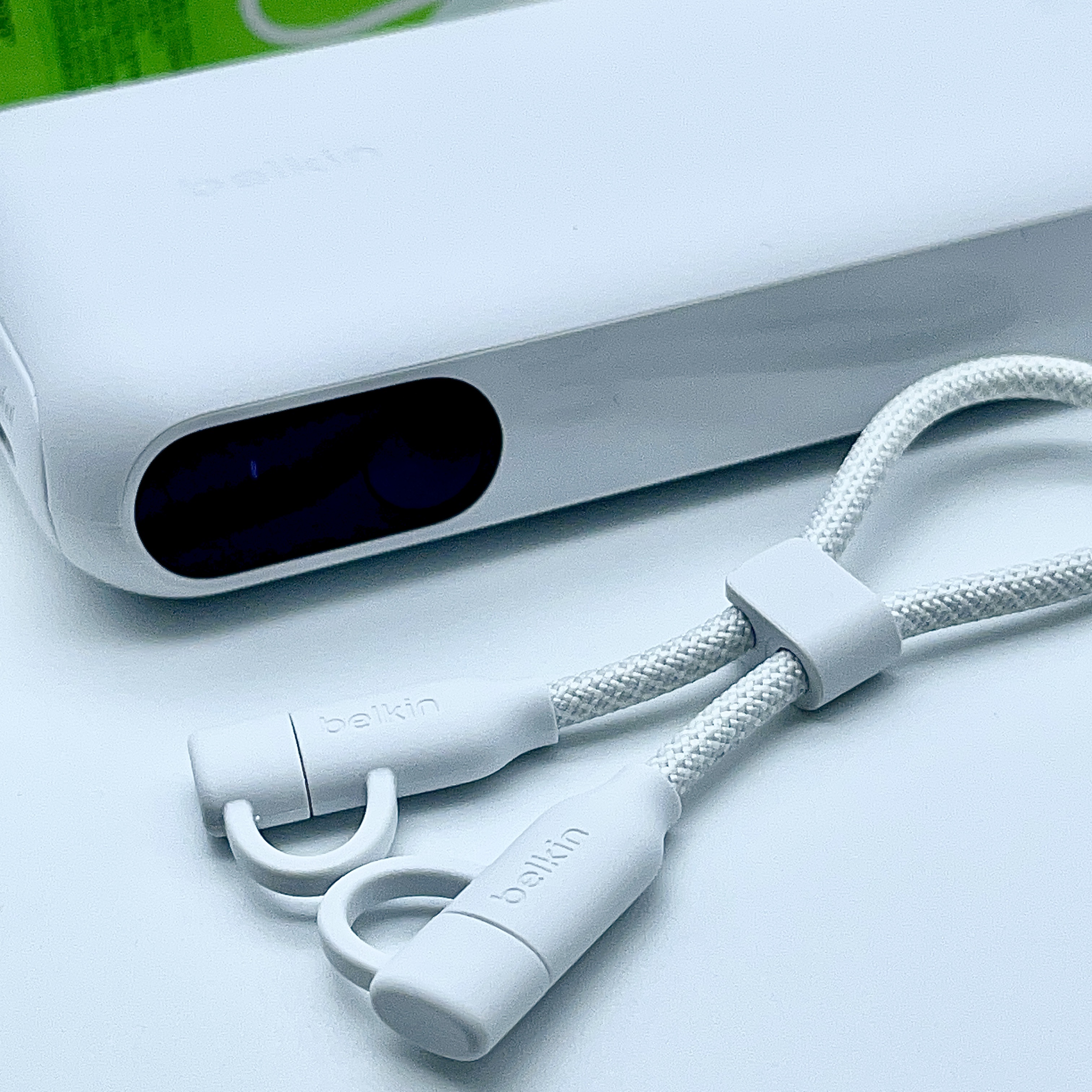 Belkin 20W 20000mAh Display Quick charge battery BPB028 White 착용 스타일 - 3