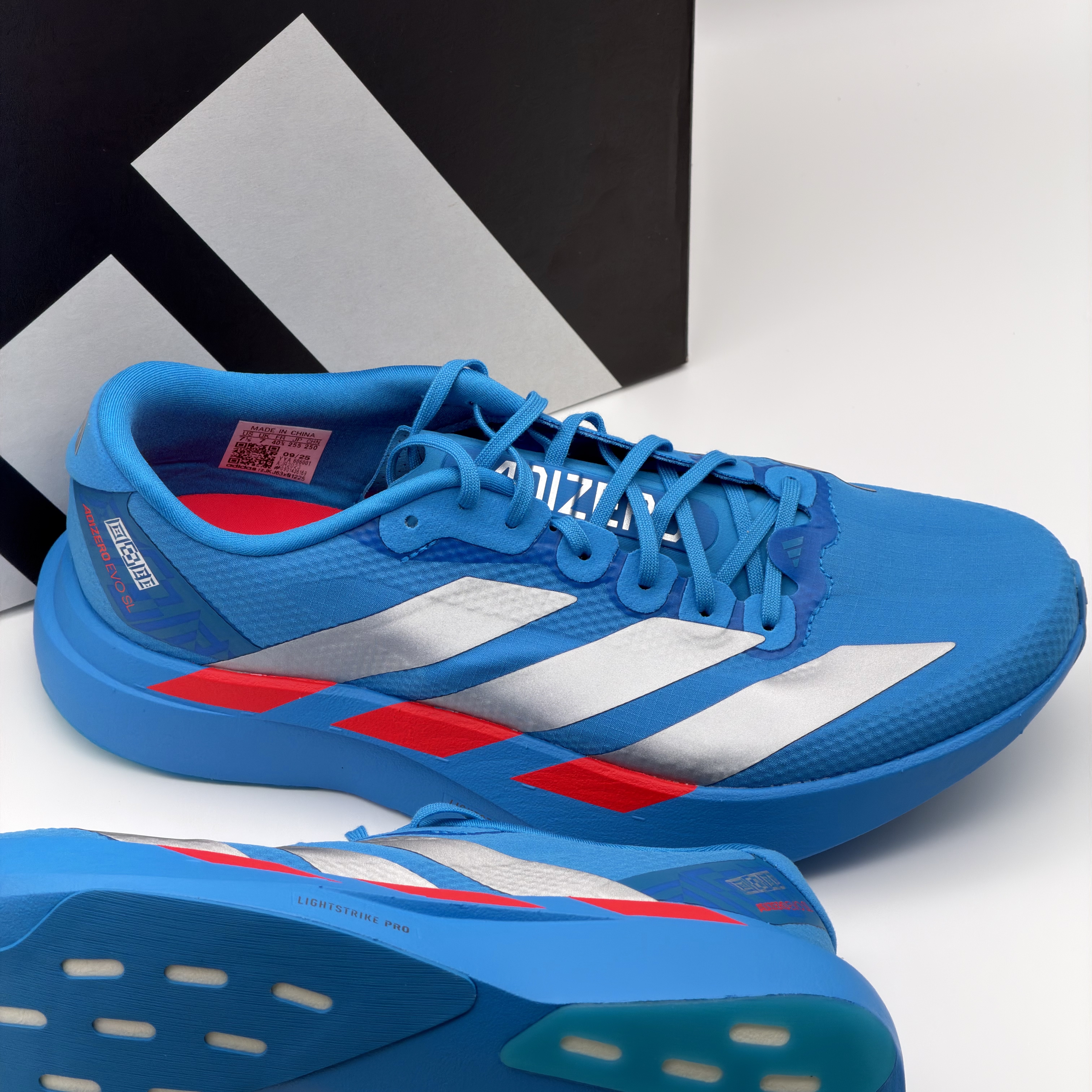 Adidas Adizero EVO SL Woven Solar Blue Silver Metallic 착용 스타일 - 7
