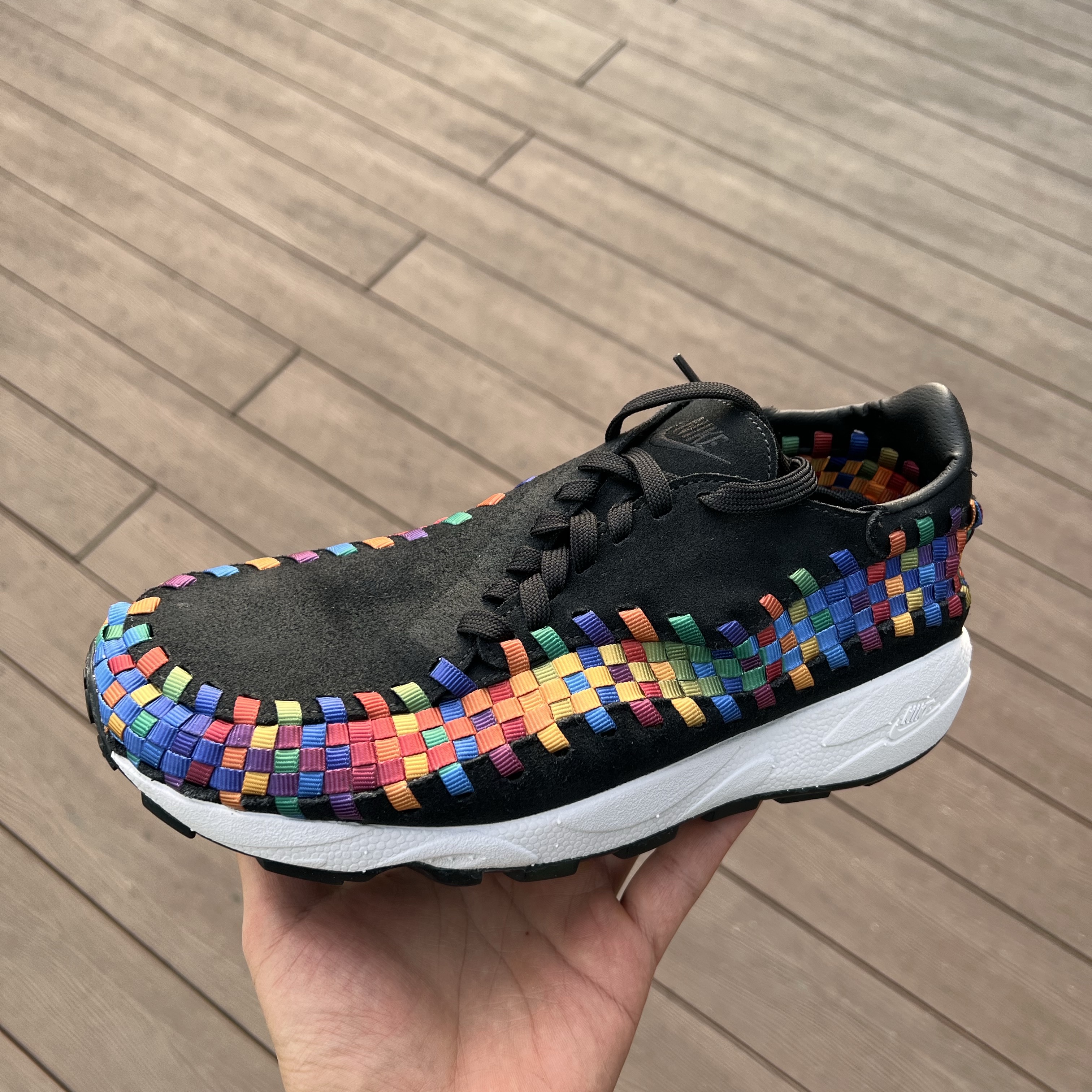 (W) Nike Air Footscape Woven Black and Multi Color 착용 스타일