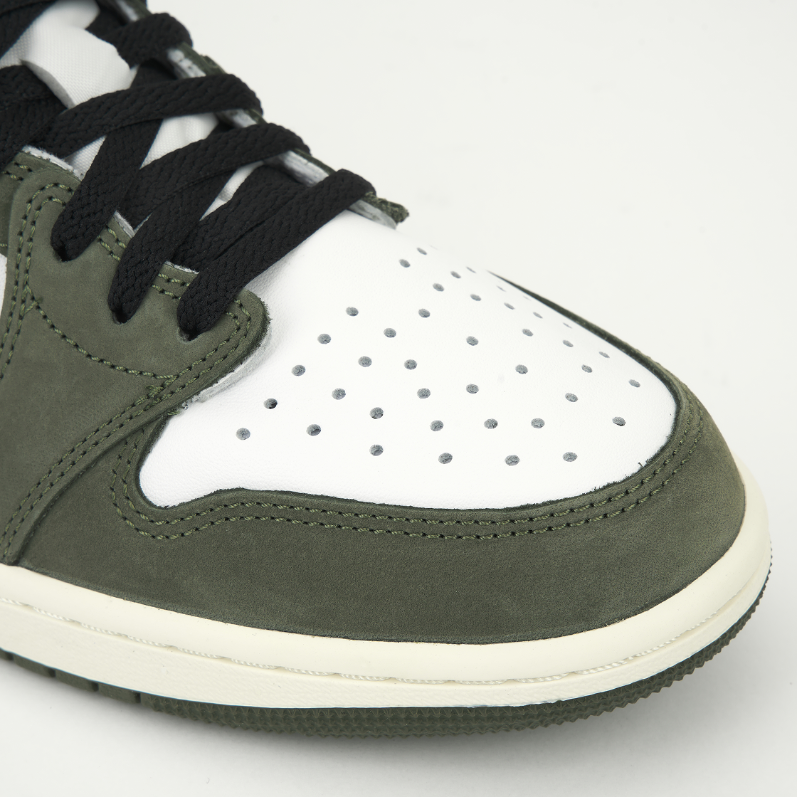 조던 1 레트로 로우 OG 미디움 올리브 앤 서밋 화이트(Jordan 1 Retro Low OG Medium Olive and Summit White) - 7