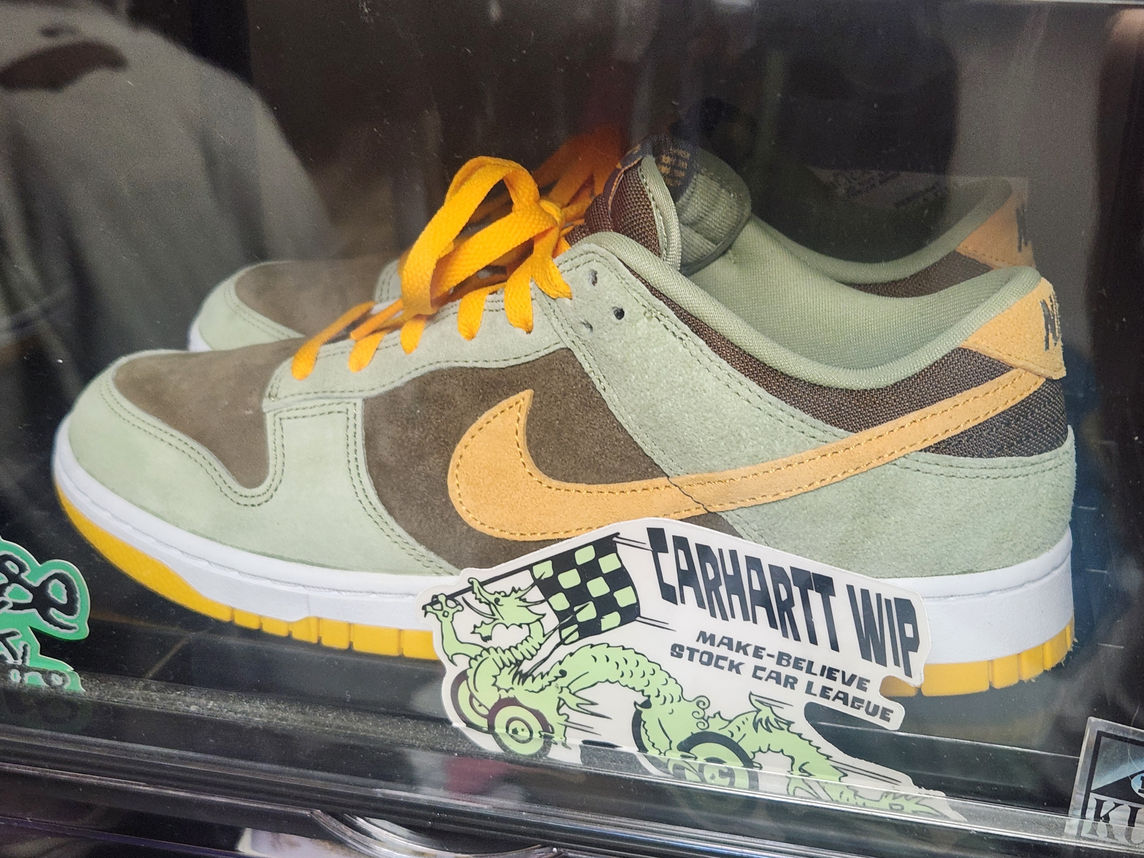 Nike Dunk Low SE Dusty Olive 착용 스타일