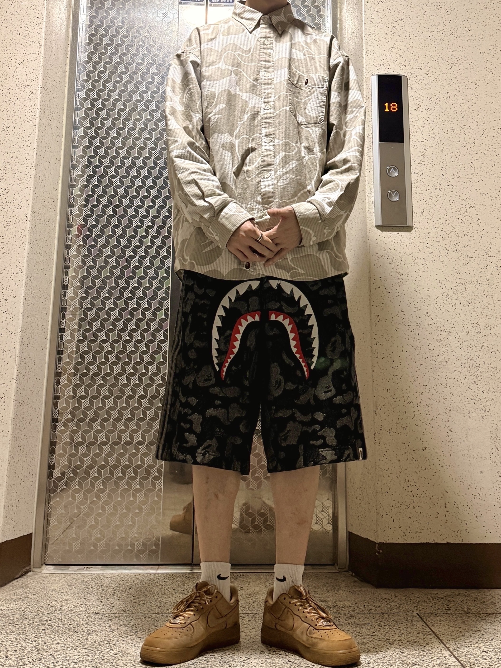 Adidas x BAPE Shark Denim Shorts Black - KR Sizing, BAPE Stripe Camo Relaxed Fit Shirt Beige 착용 스타일 - 1