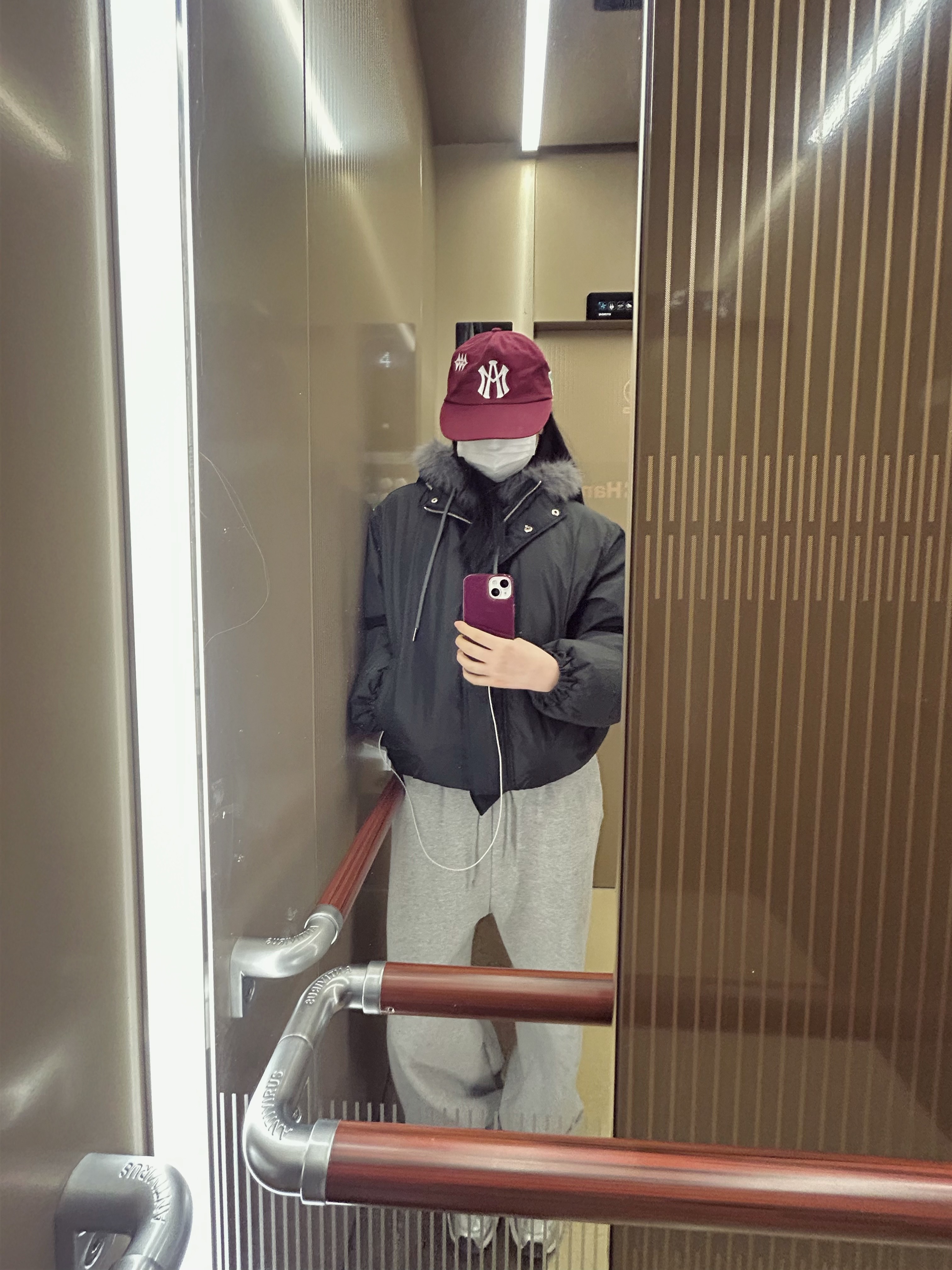New Balance 530 Steel Grey, Aftermath Atm Logo Ball Cap Burgundy 착용 스타일