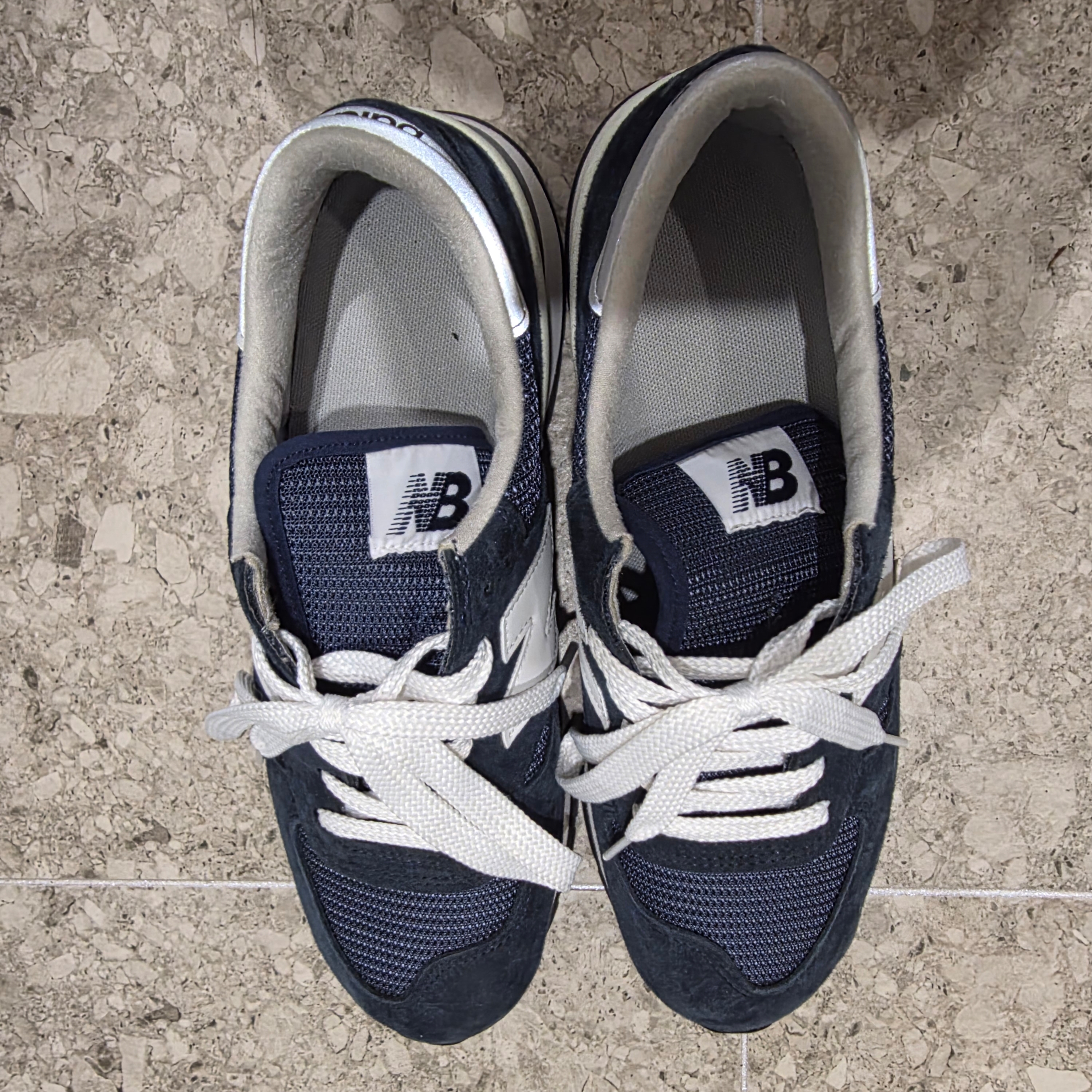 New Balance 990v1 Made in USA Navy 착용 스타일