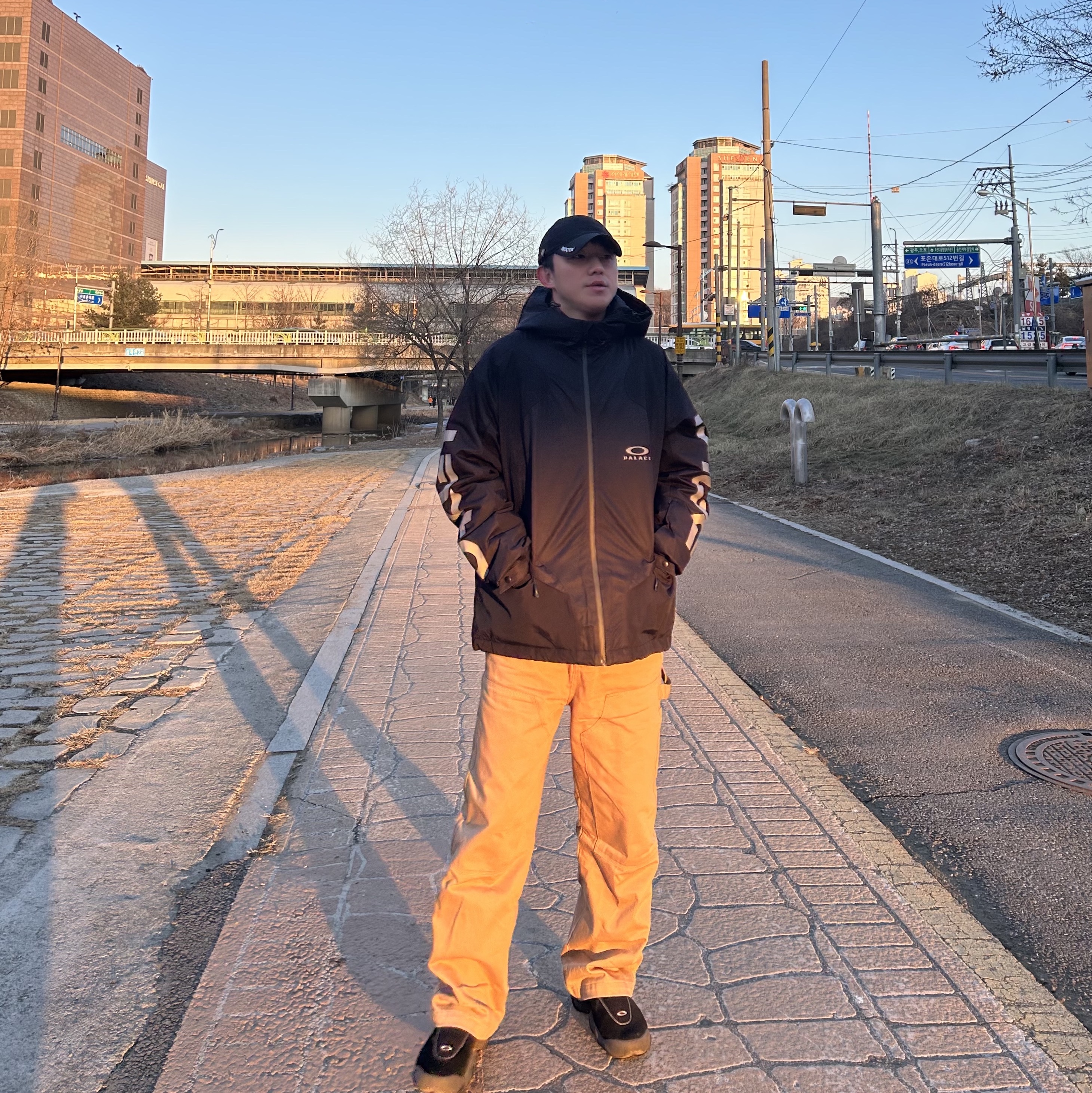 Palace x Oakley Snow Jacket Black - 24FW, Nike x Drake Nocta Golf Cap Black 착용 스타일 - 1