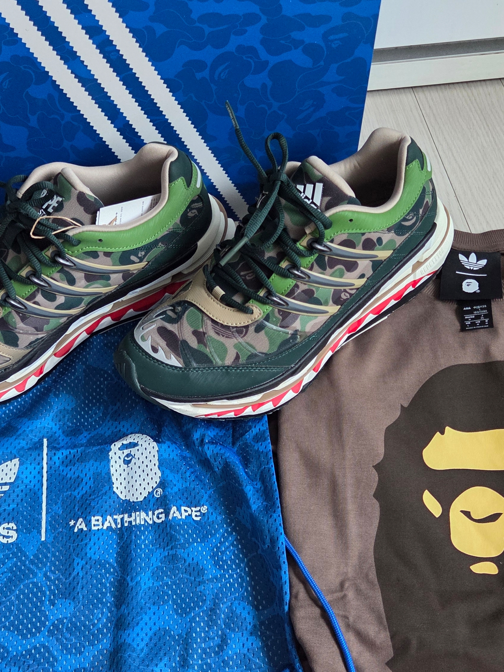 Adidas x BAPE Adistar Hrmy Hemp Iron Metallic, Adidas x BAPE Short Sleeve T-Shirt Earth Strata - KR Sizing 착용 스타일 - 2